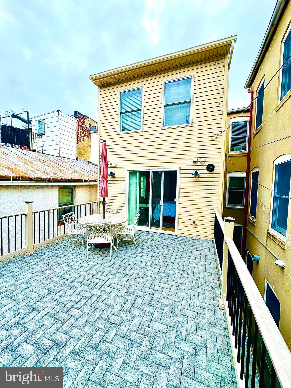 LITTLE ITALY - Residential