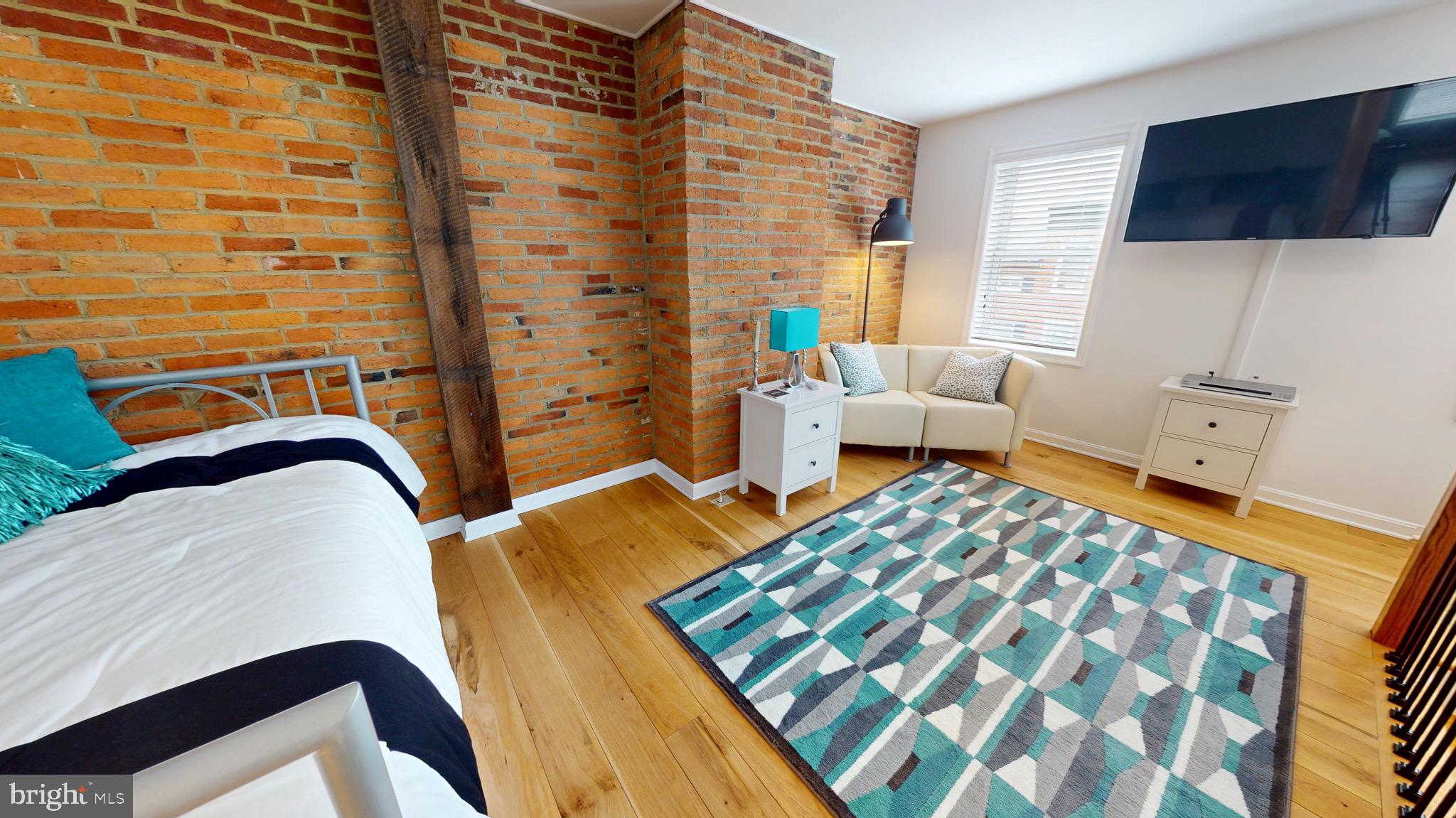 LITTLE ITALY - Residential