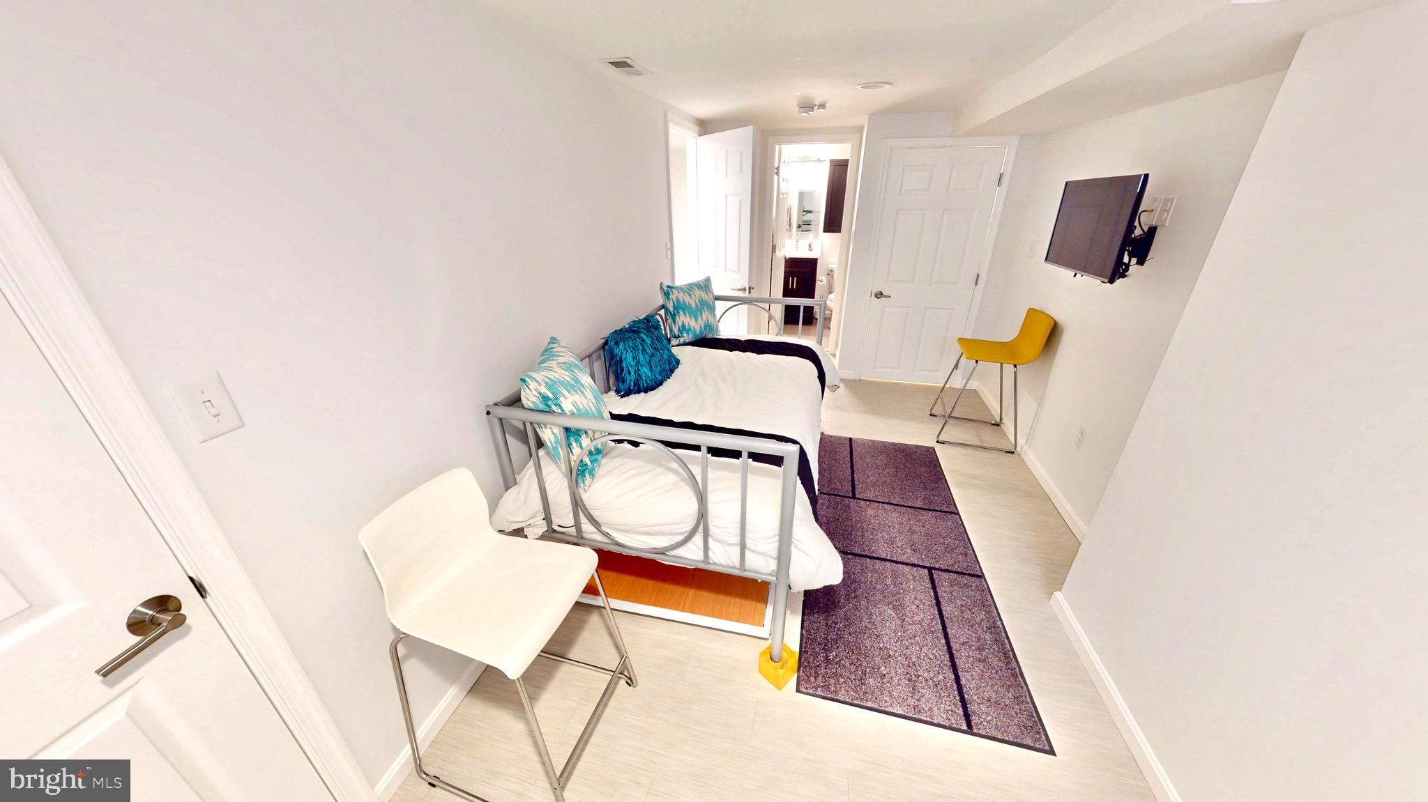 LITTLE ITALY - Residential