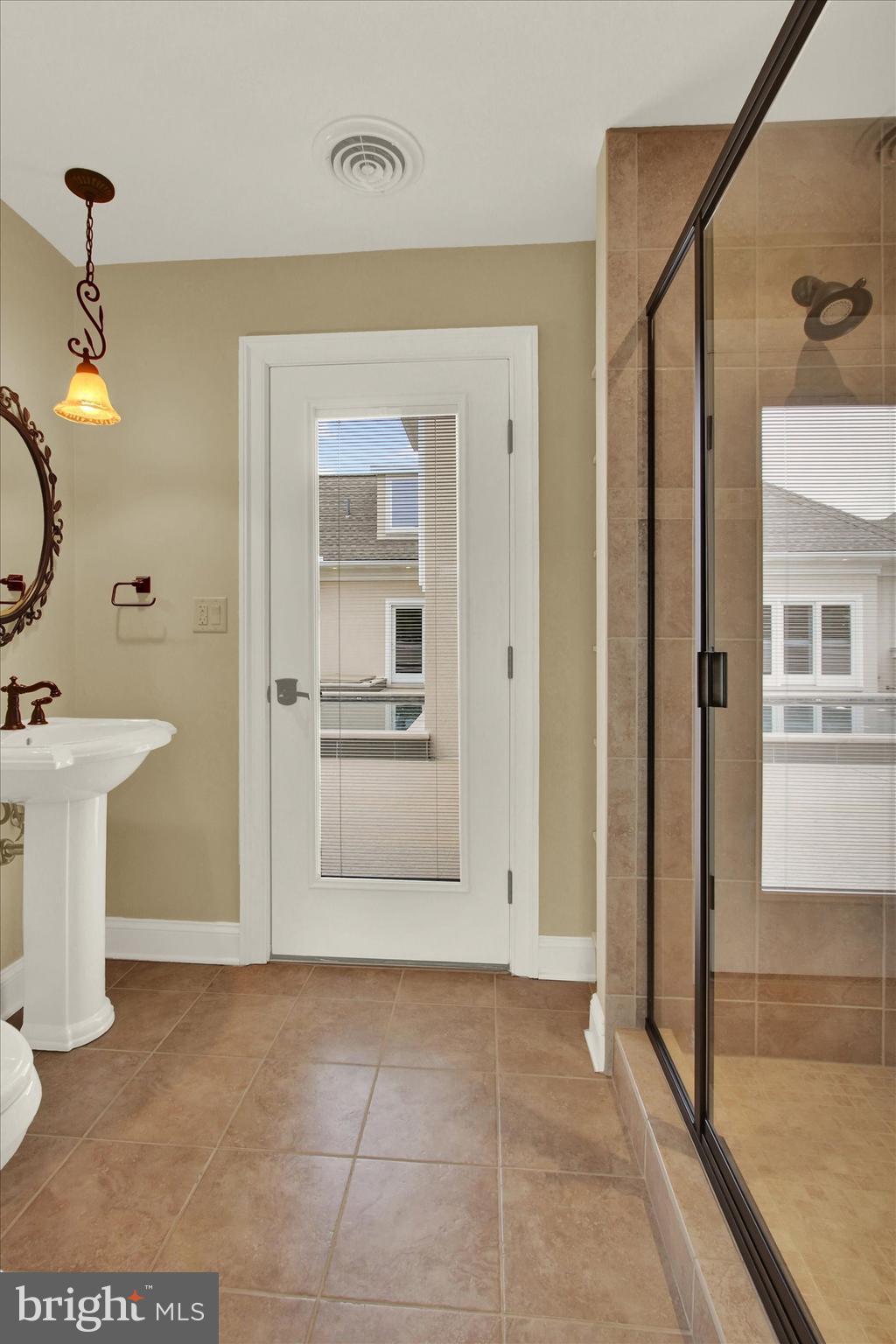 THORNHILL - Residential