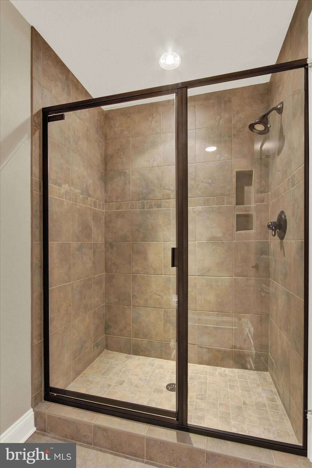 THORNHILL - Residential