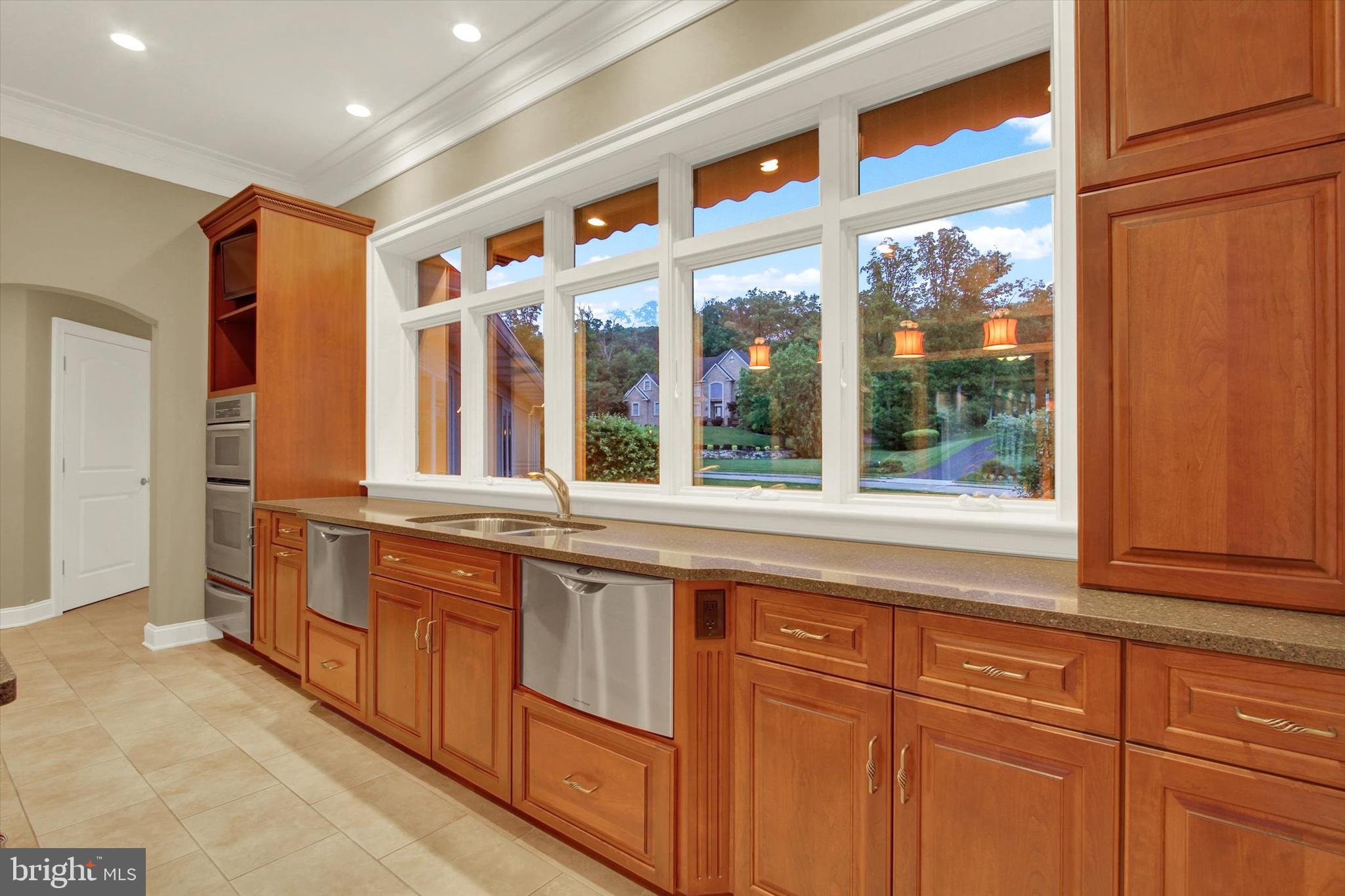 THORNHILL - Residential