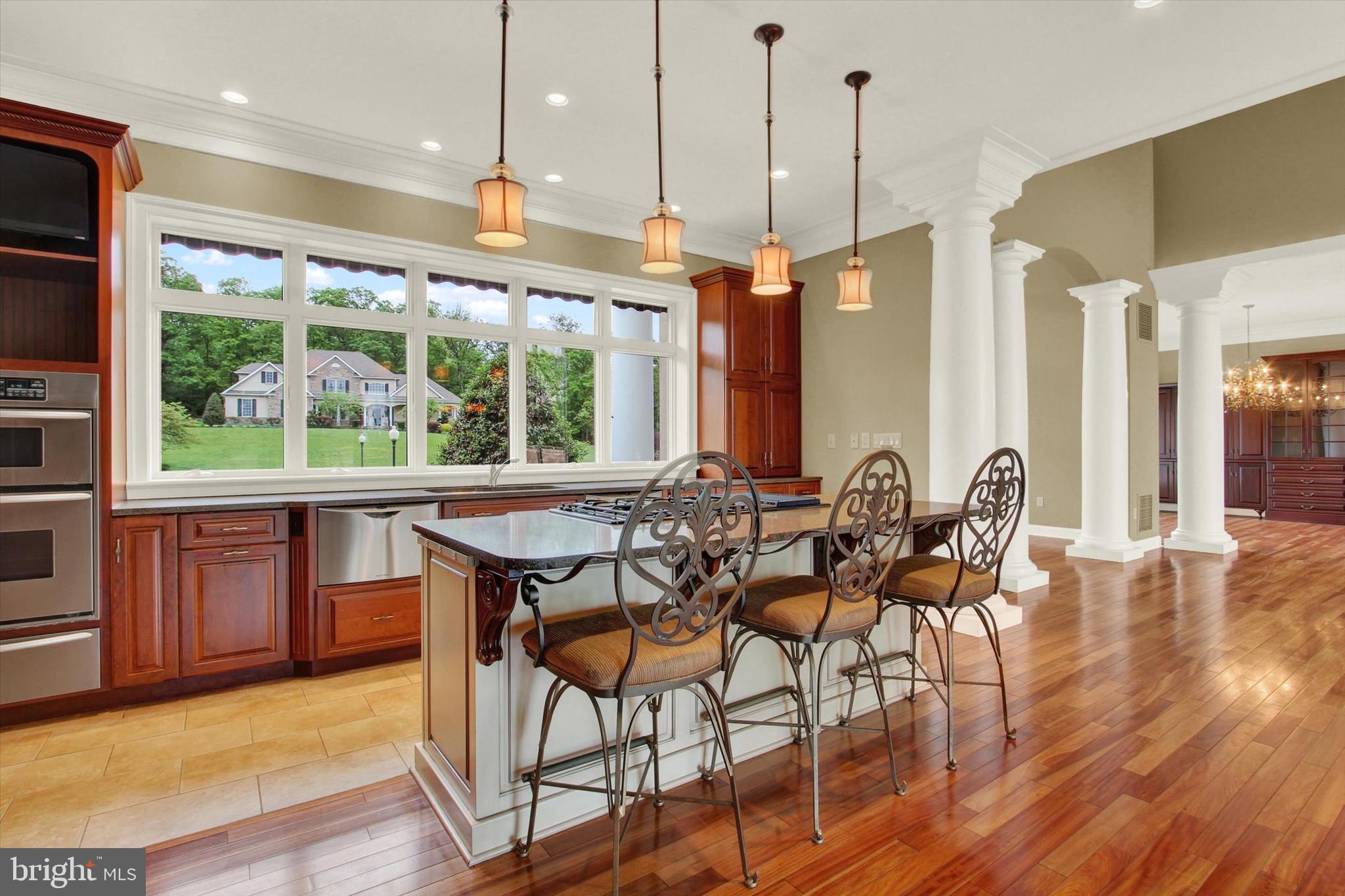 THORNHILL - Residential