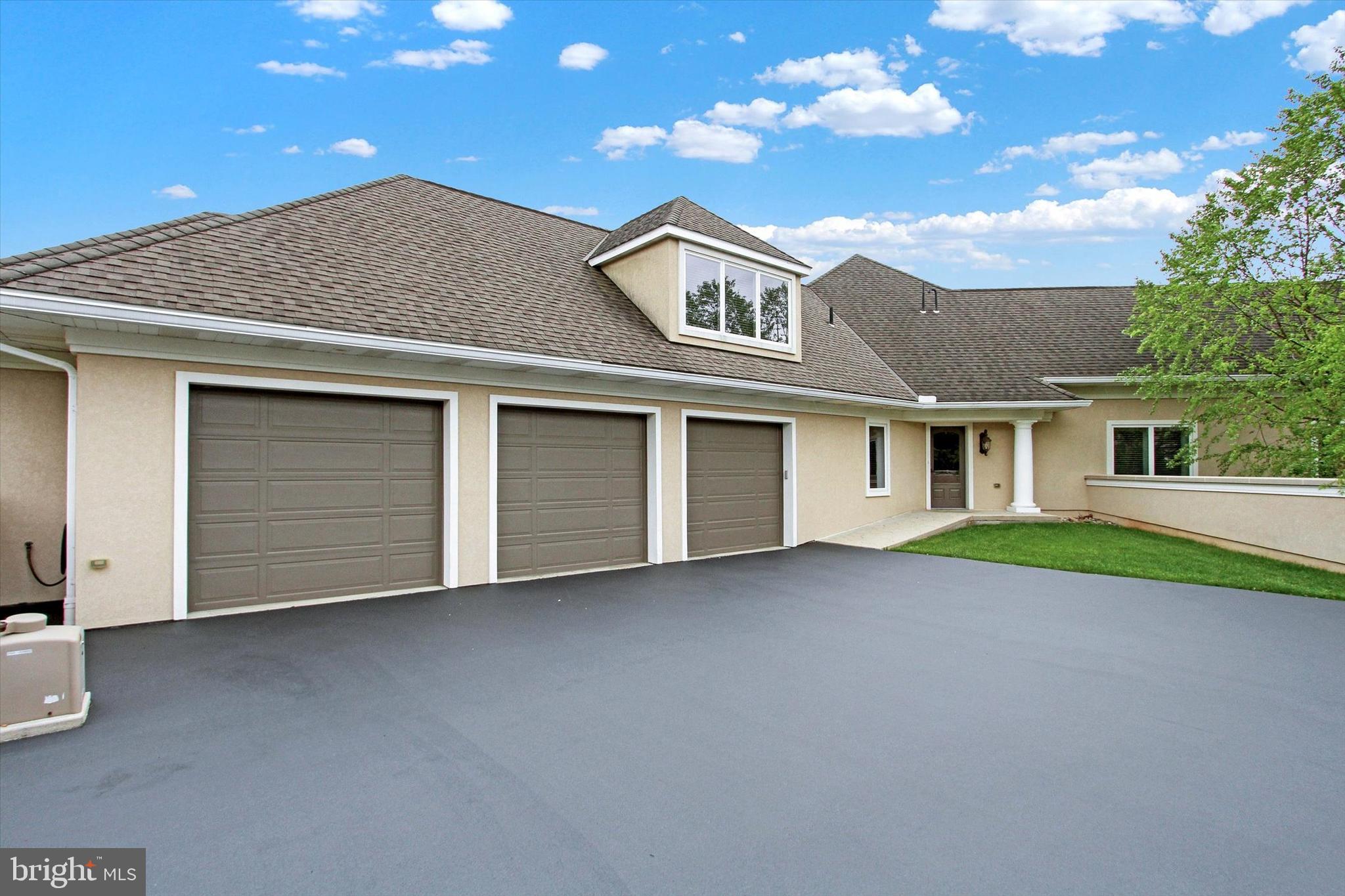 THORNHILL - Residential