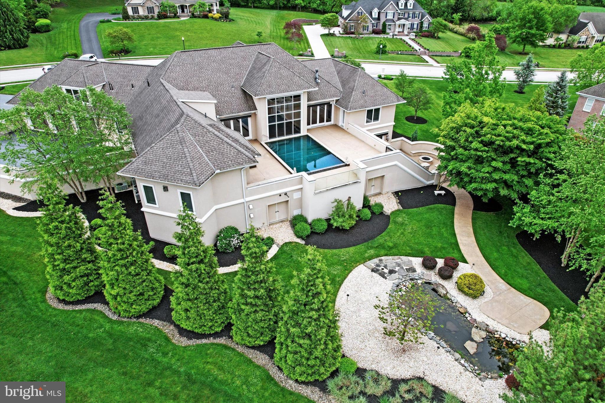 THORNHILL - Residential