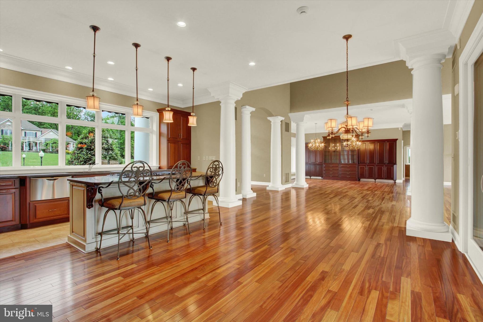 THORNHILL - Residential