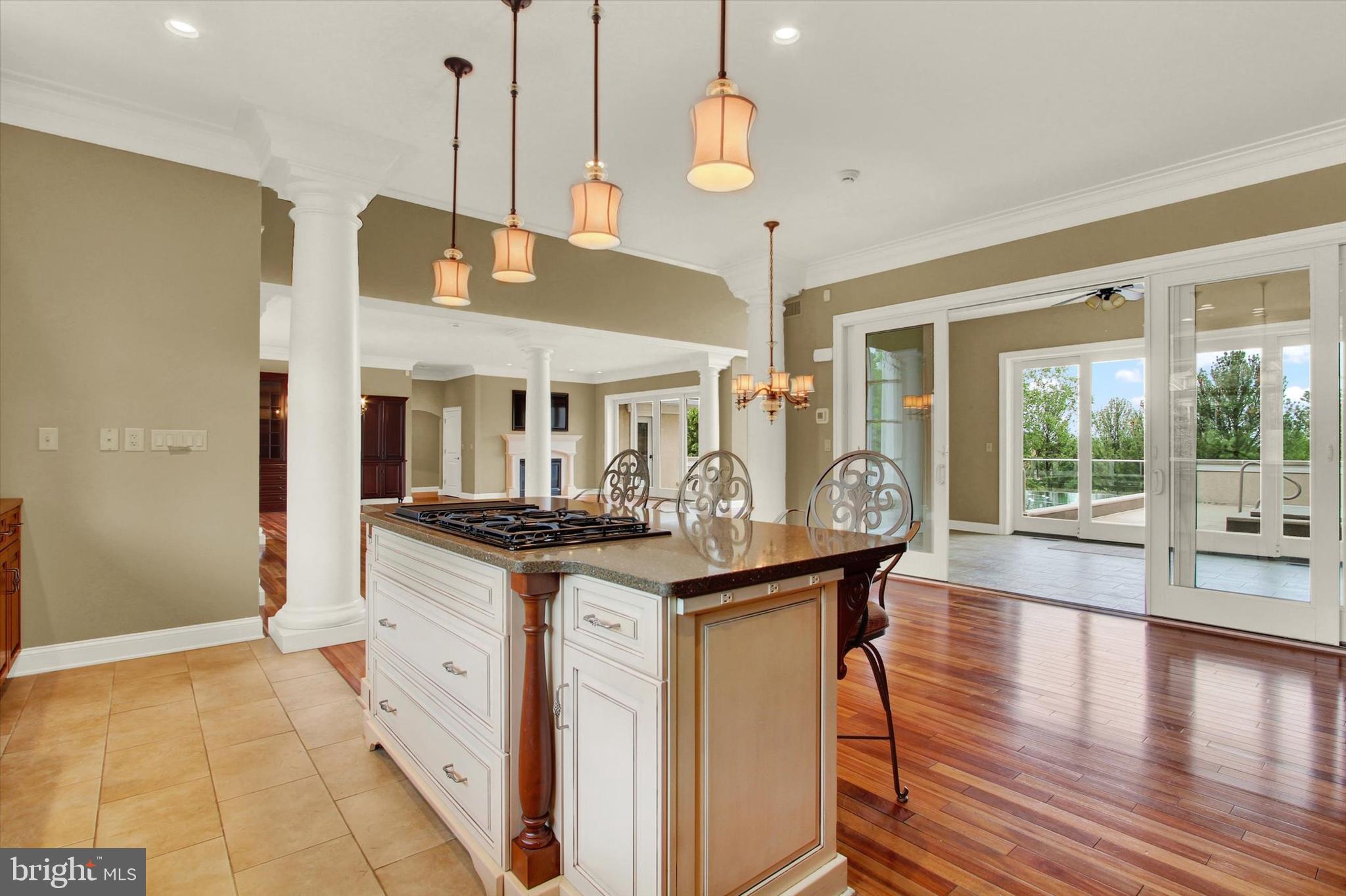 THORNHILL - Residential