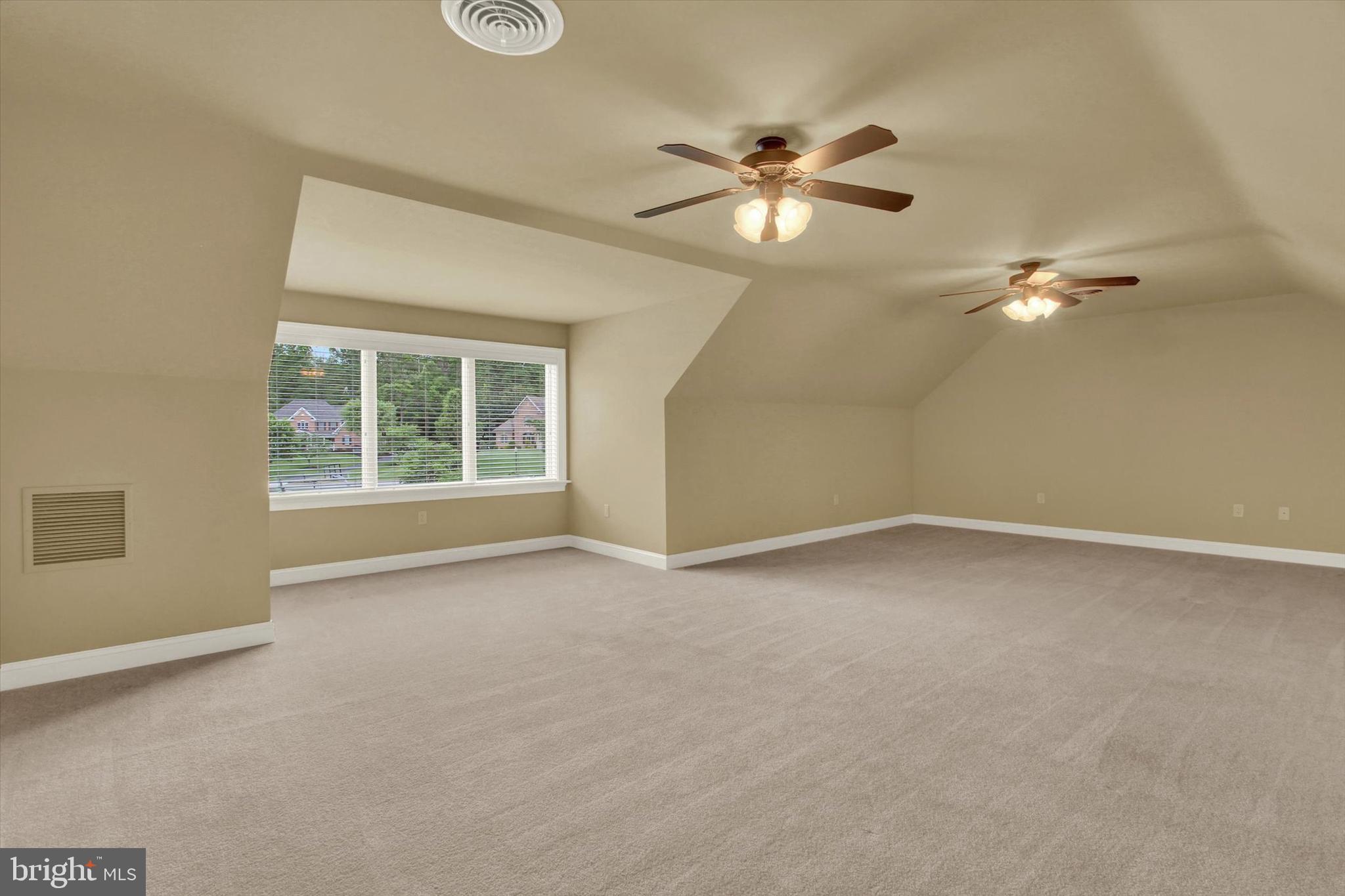 THORNHILL - Residential