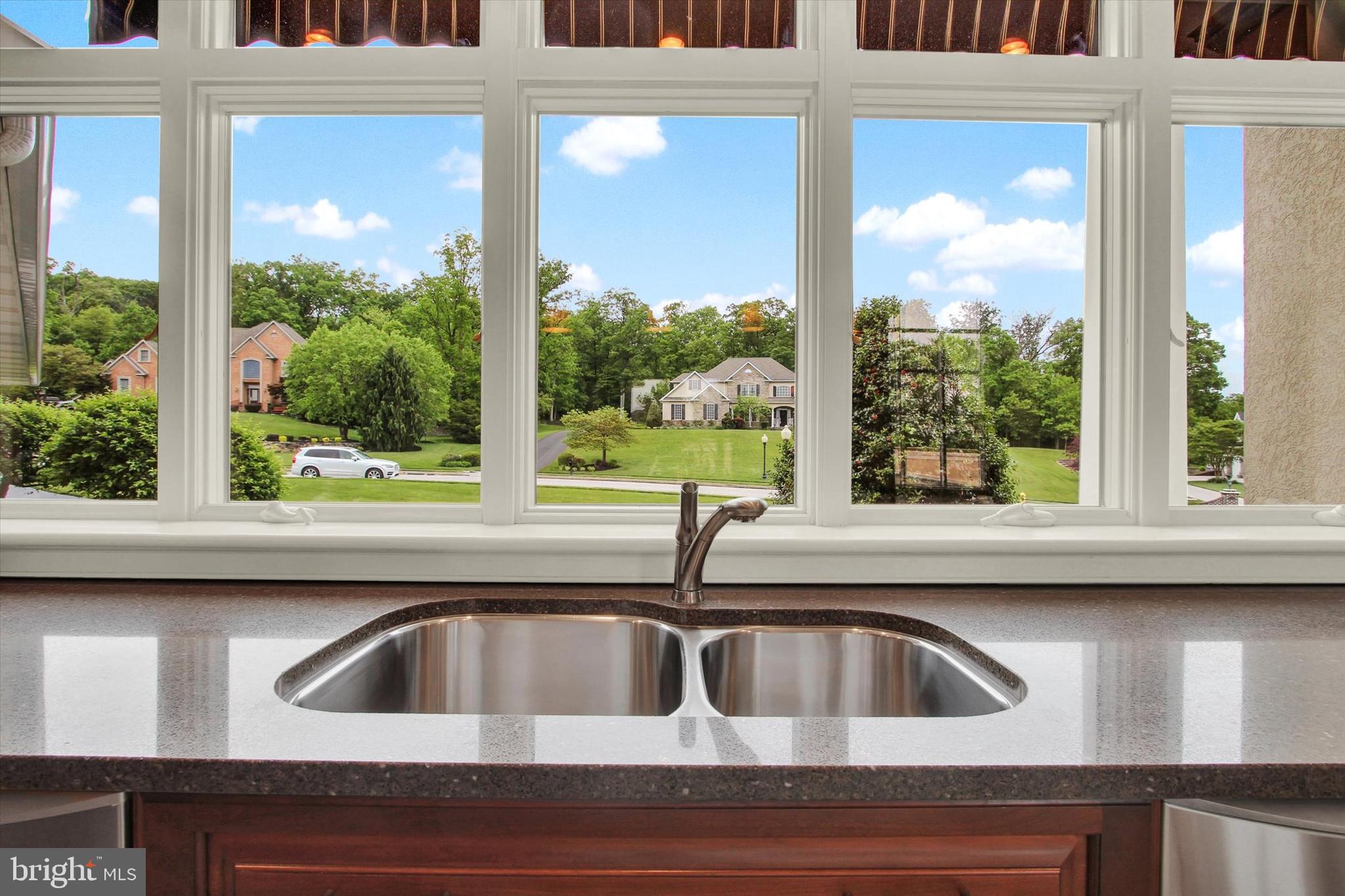 THORNHILL - Residential