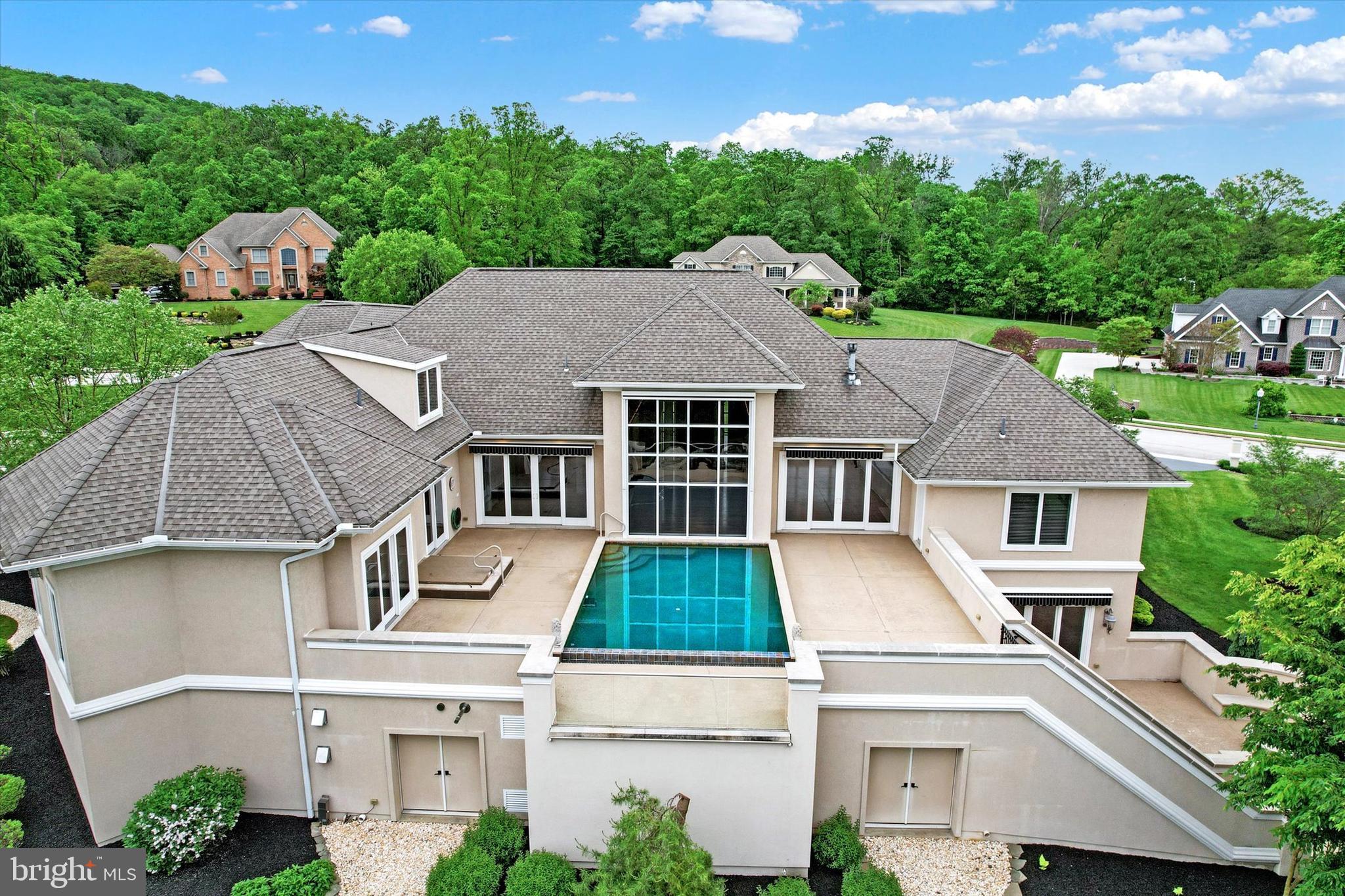 THORNHILL - Residential