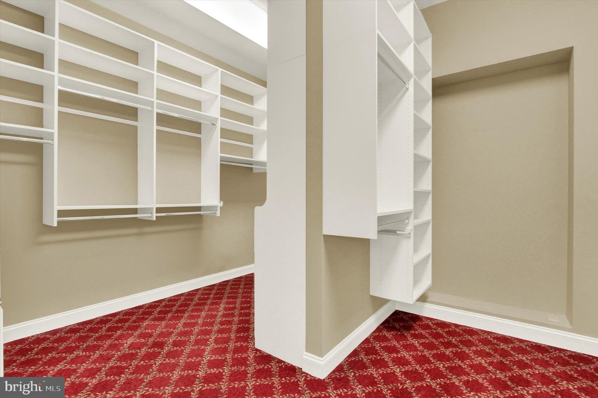 THORNHILL - Residential