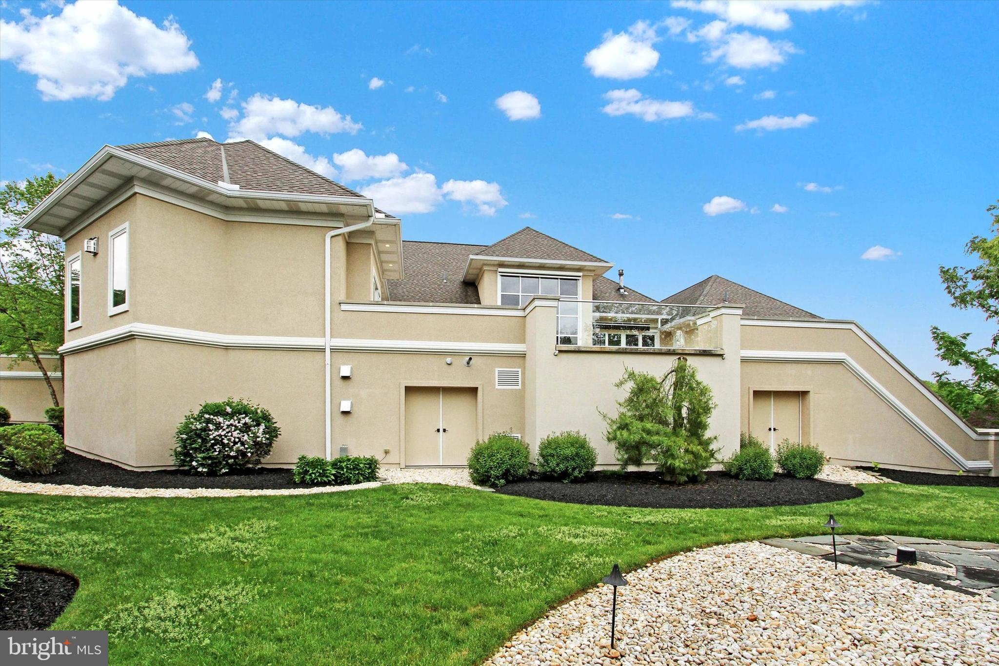 THORNHILL - Residential