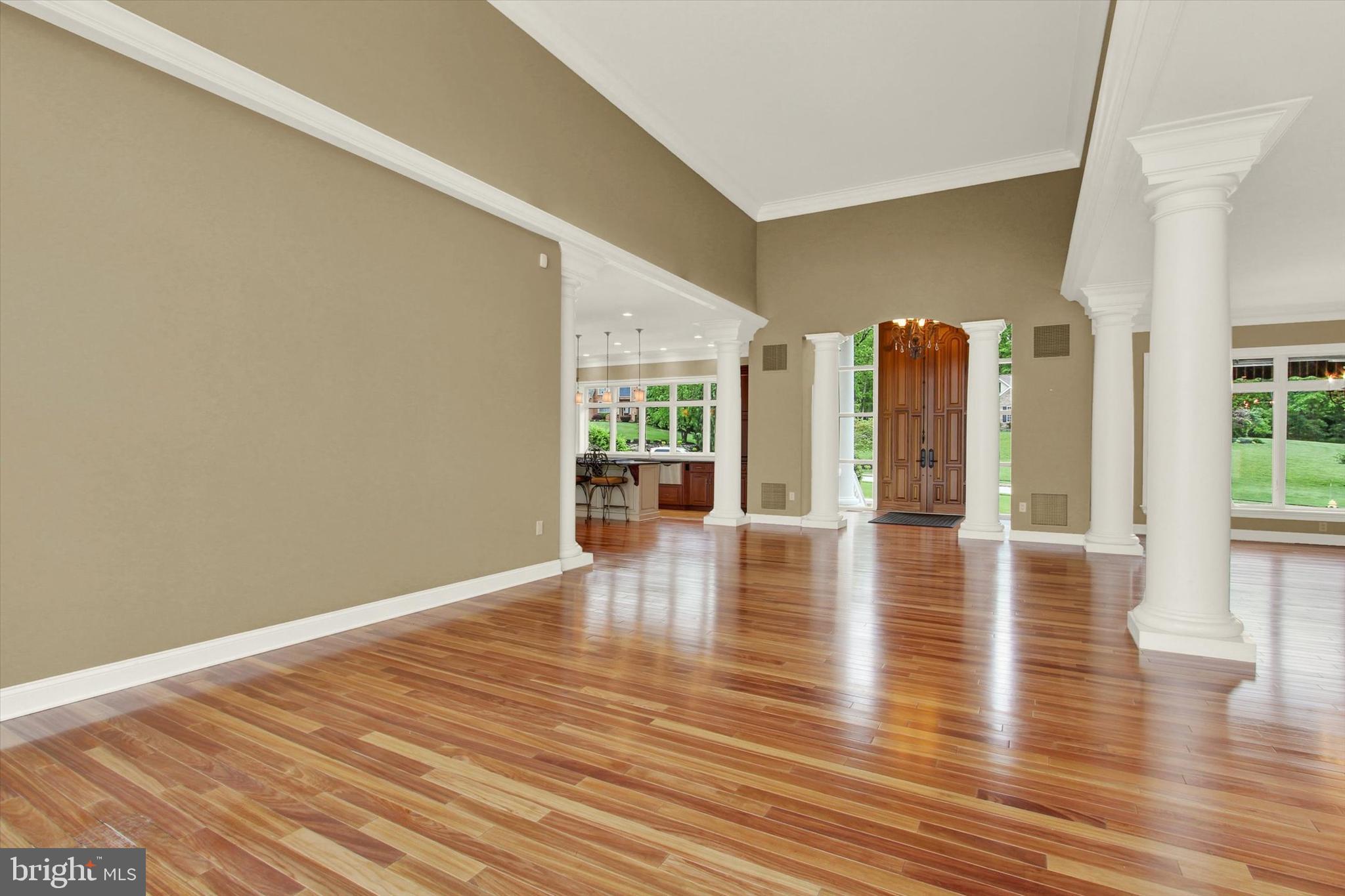 THORNHILL - Residential