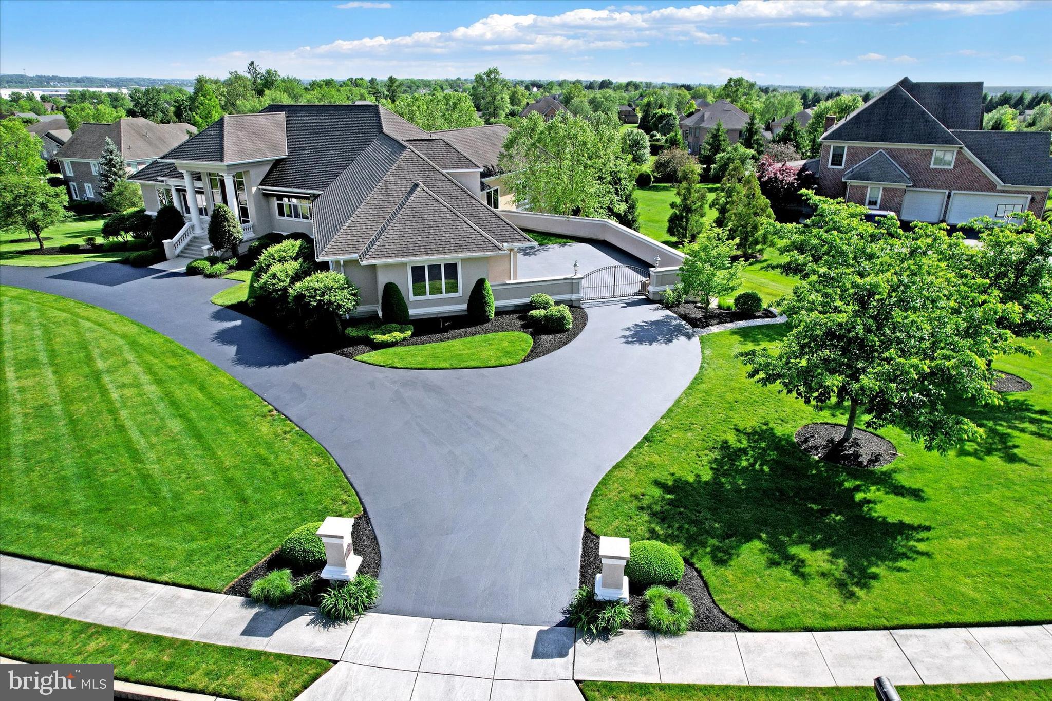 THORNHILL - Residential