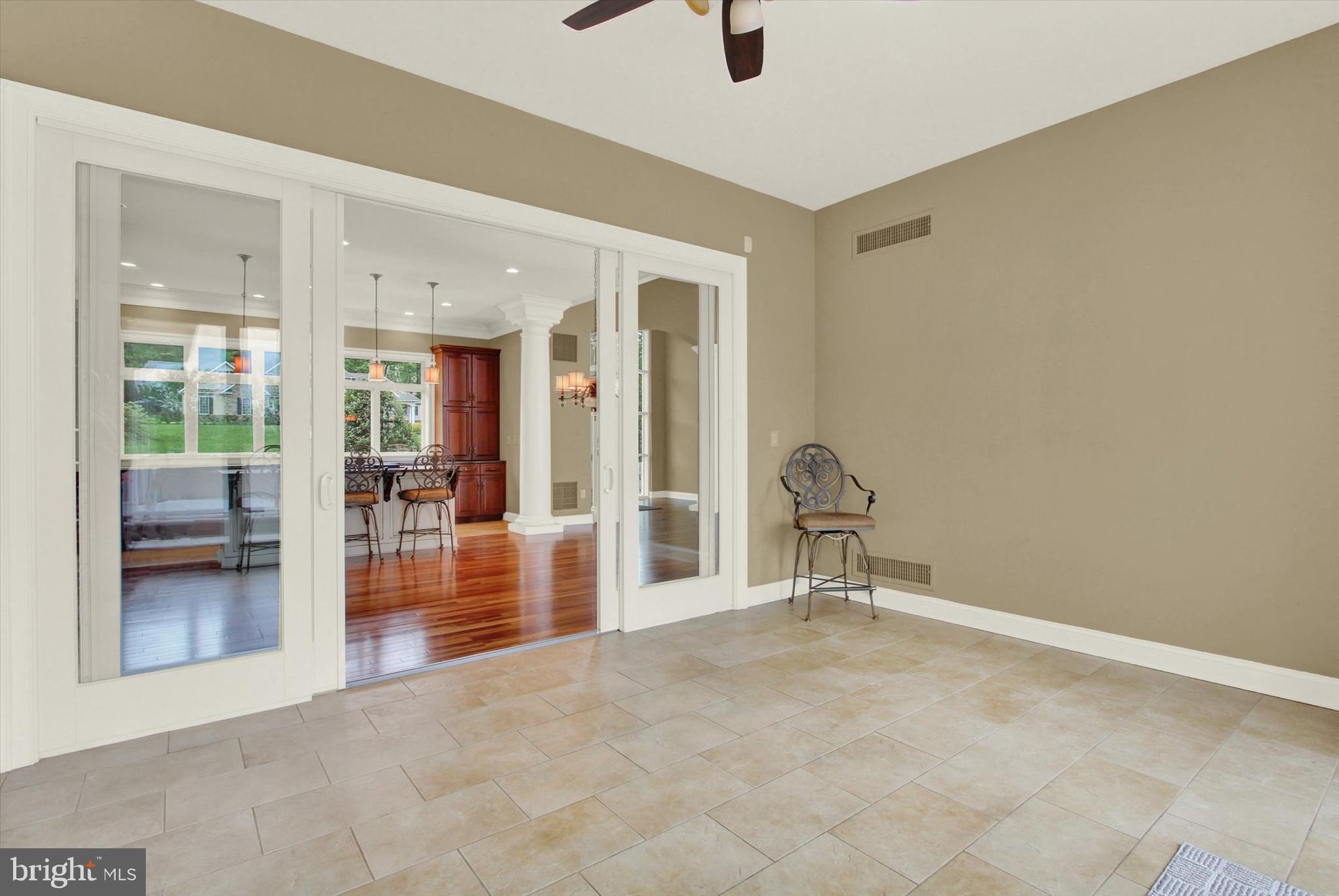 THORNHILL - Residential