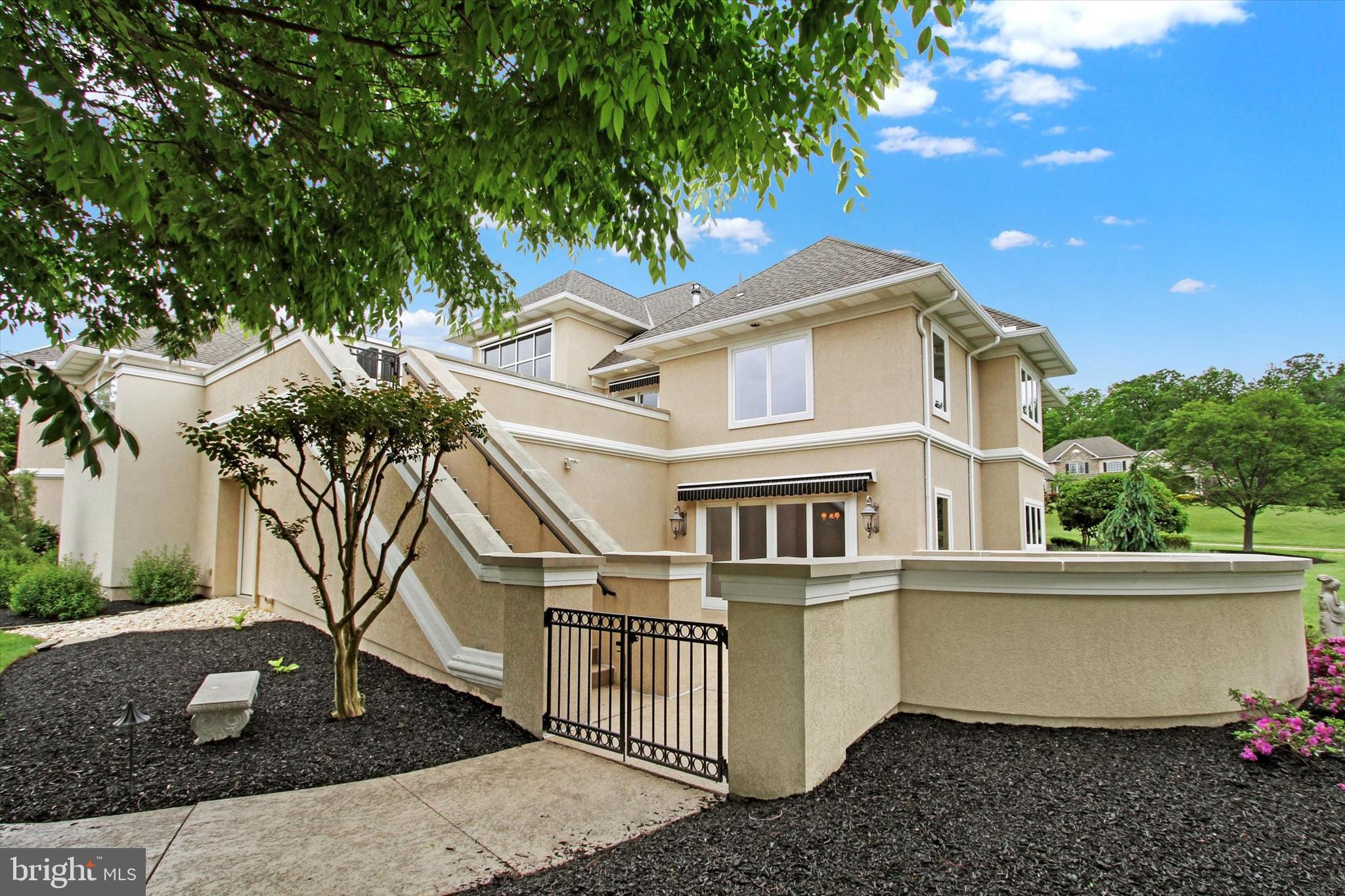 THORNHILL - Residential