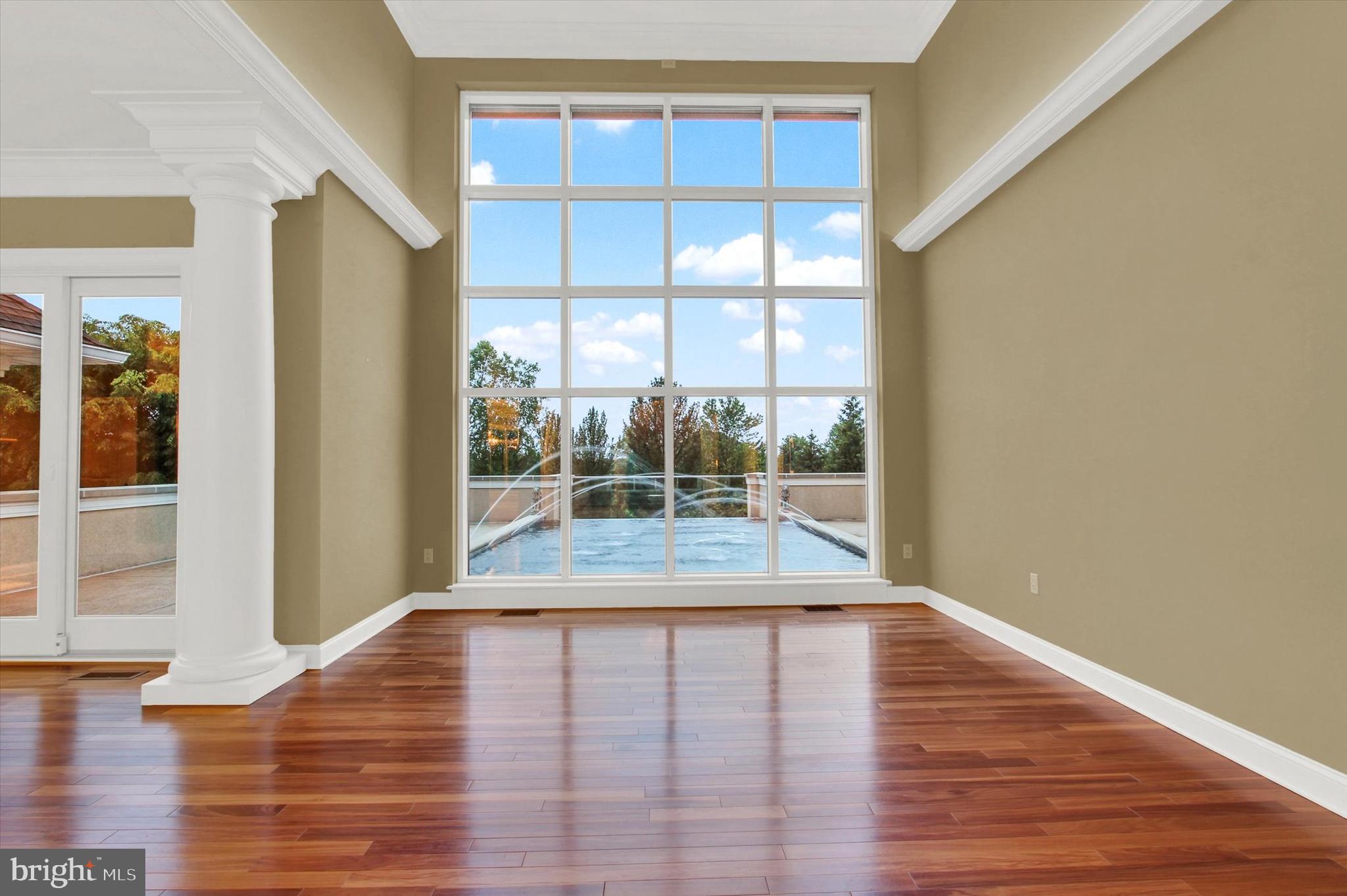 THORNHILL - Residential