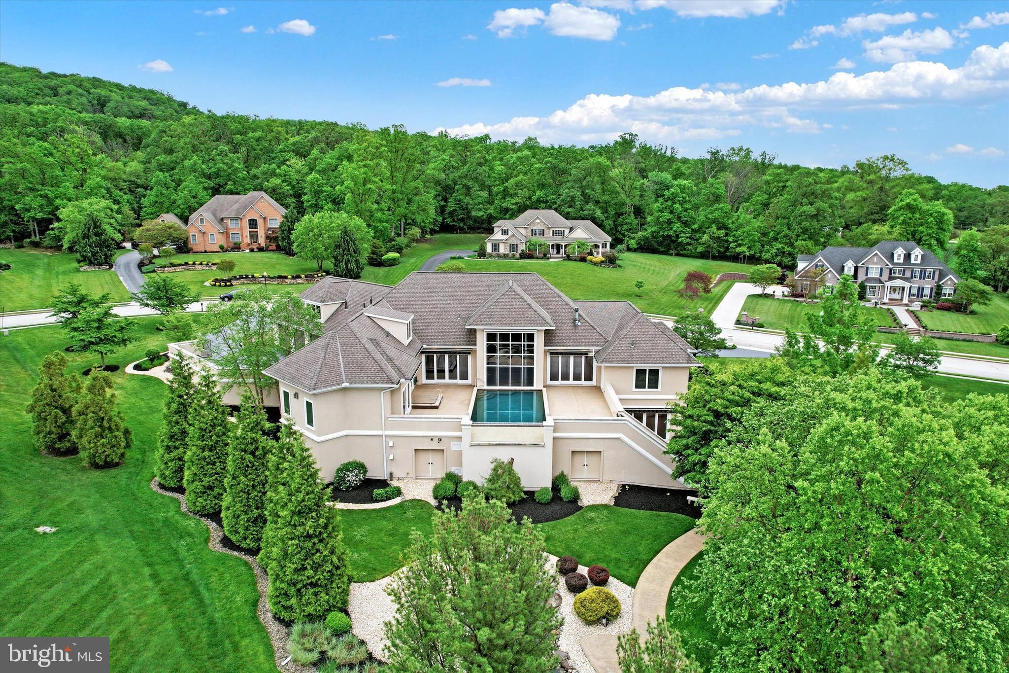 THORNHILL - Residential