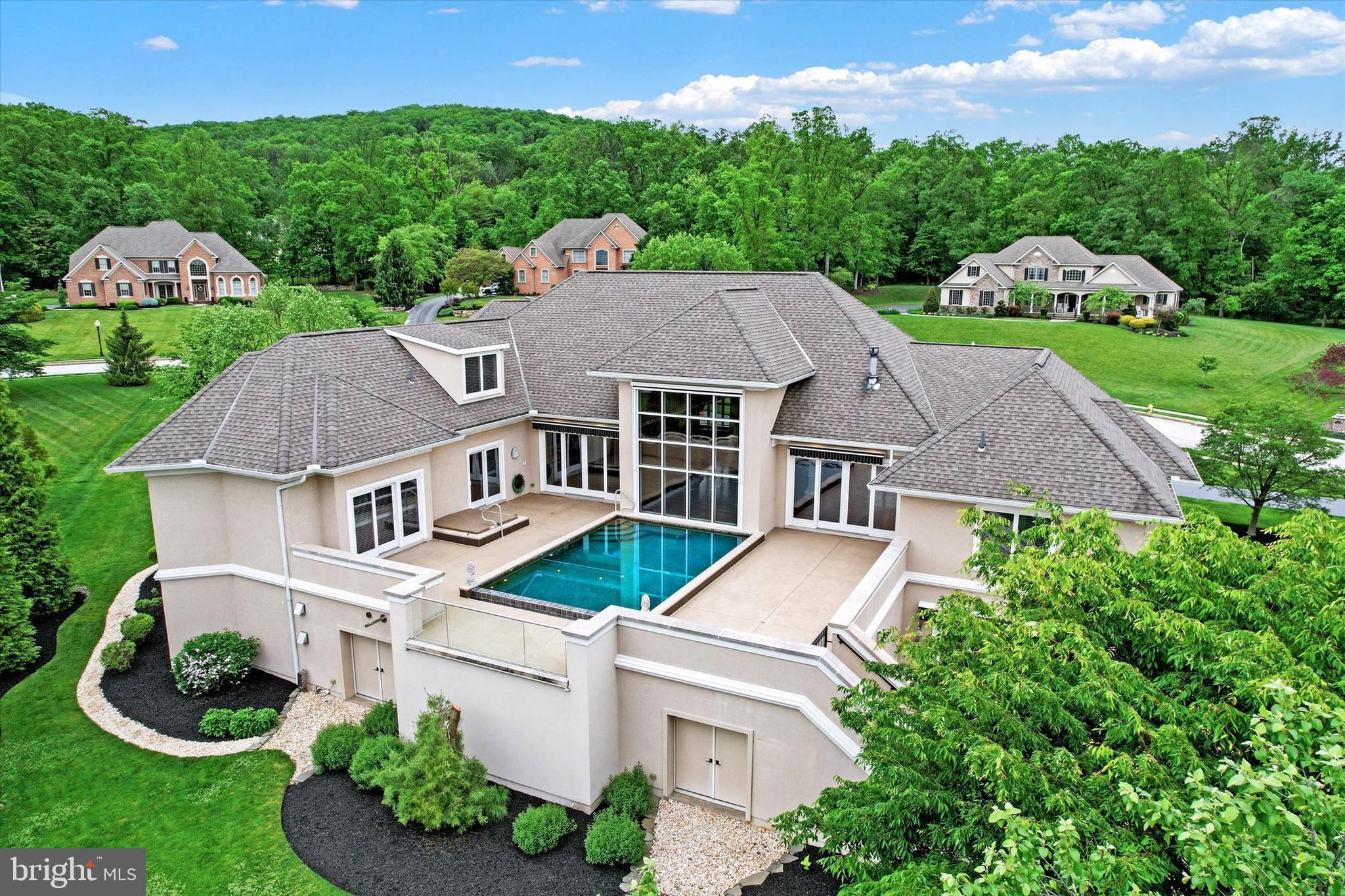 THORNHILL - Residential