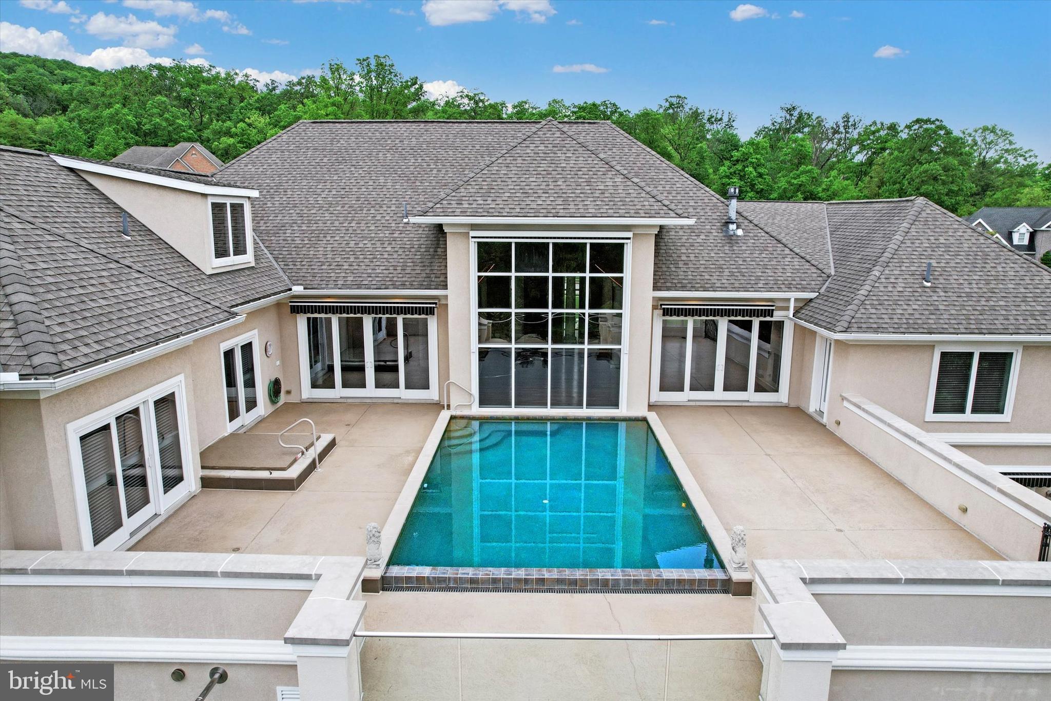 THORNHILL - Residential