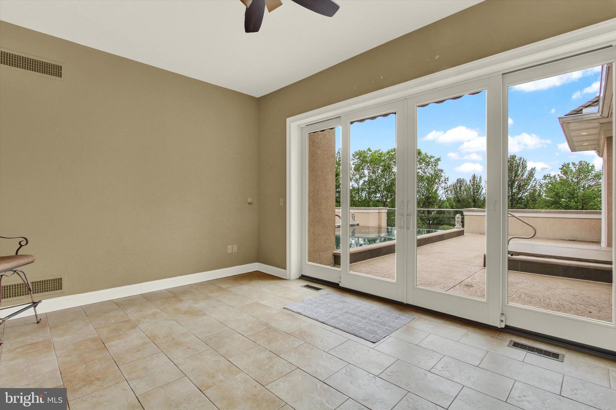 THORNHILL - Residential