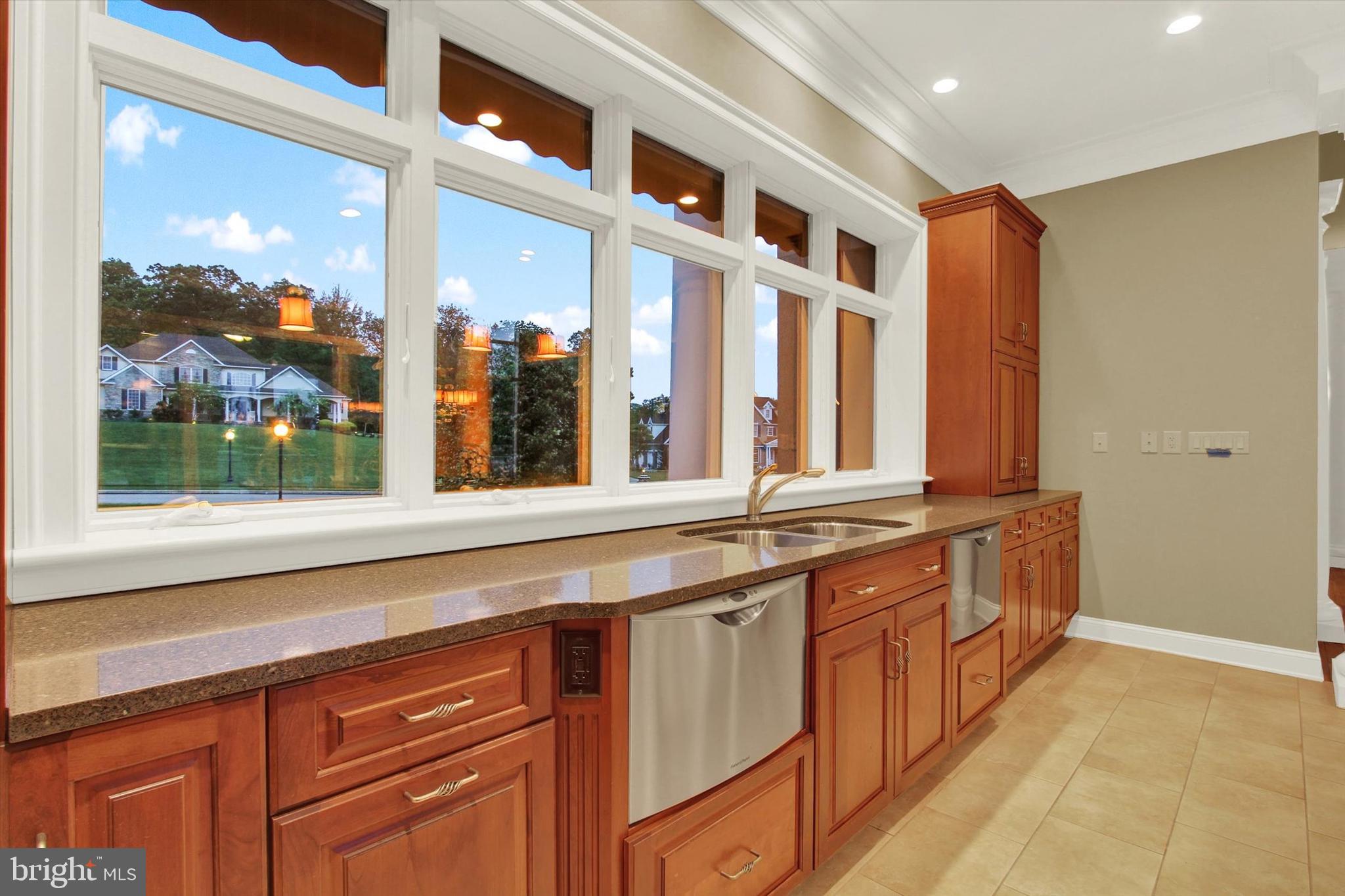 THORNHILL - Residential