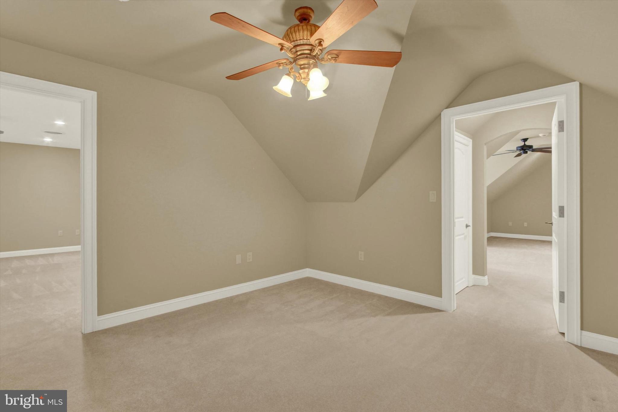 THORNHILL - Residential