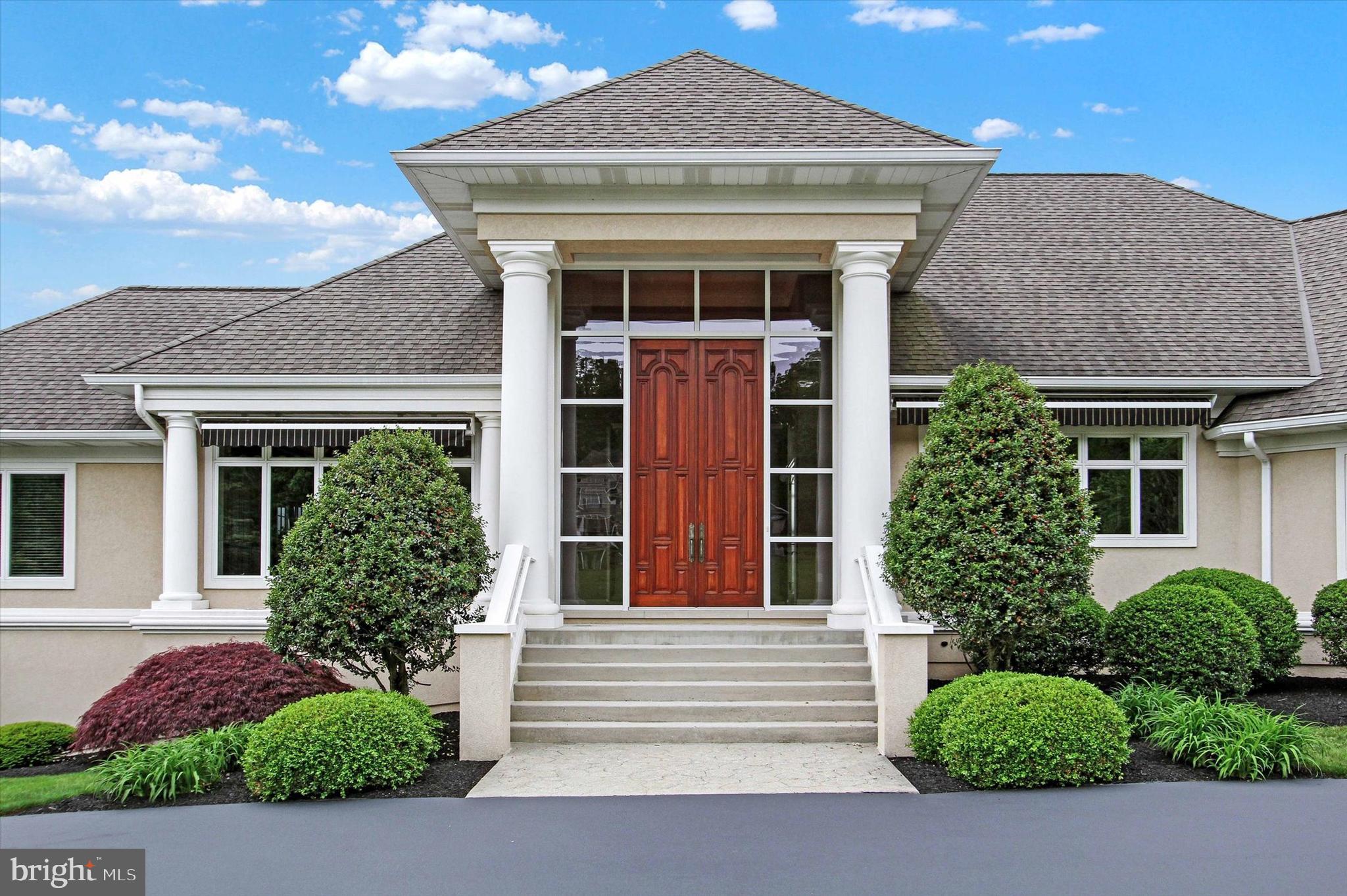 THORNHILL - Residential