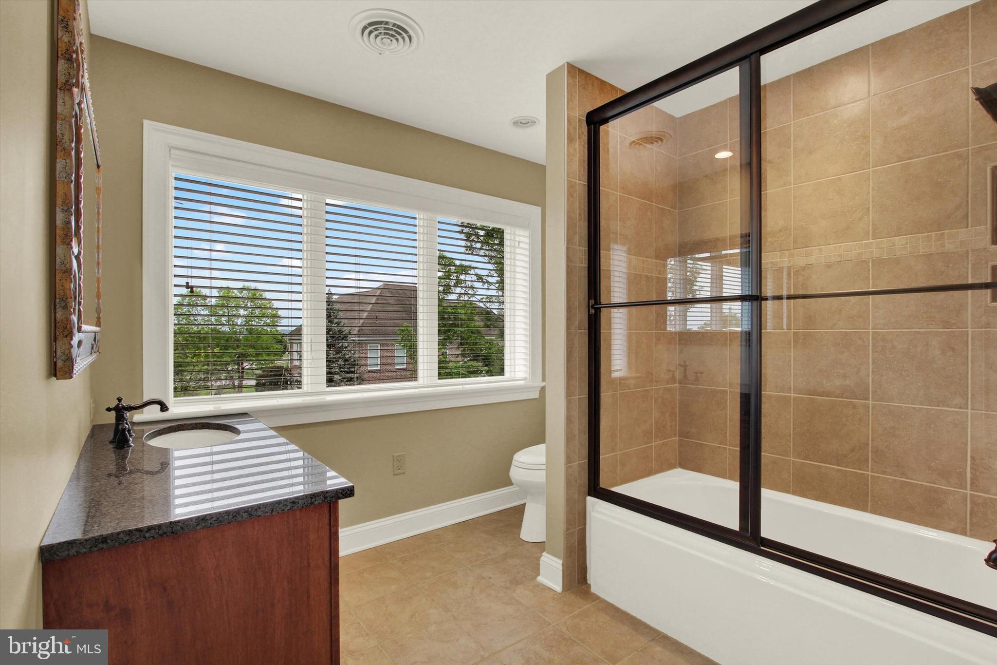 THORNHILL - Residential