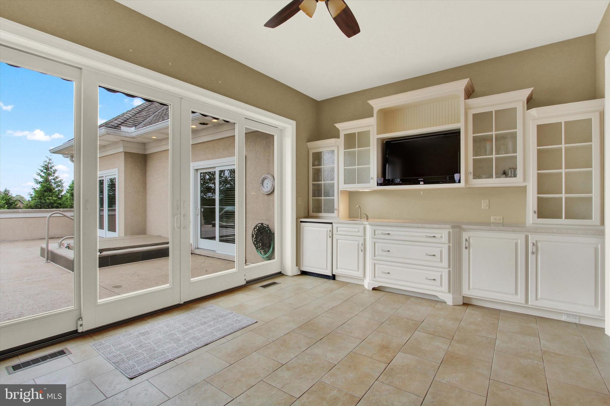 THORNHILL - Residential