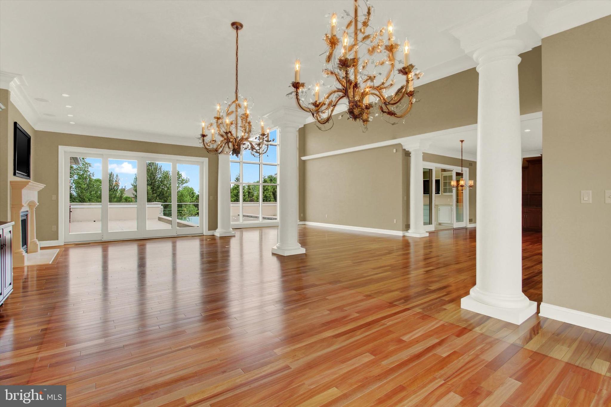 THORNHILL - Residential