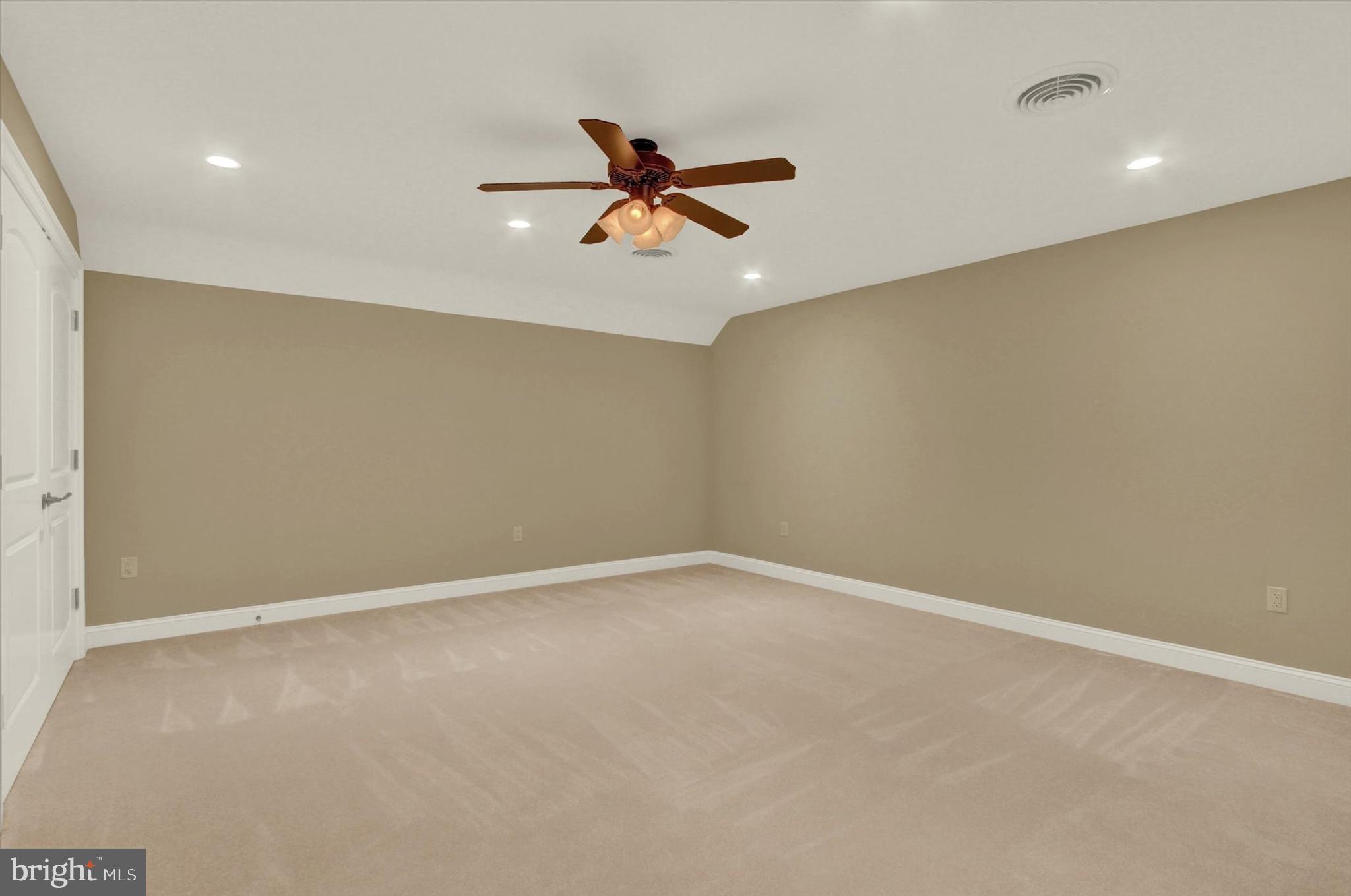 THORNHILL - Residential