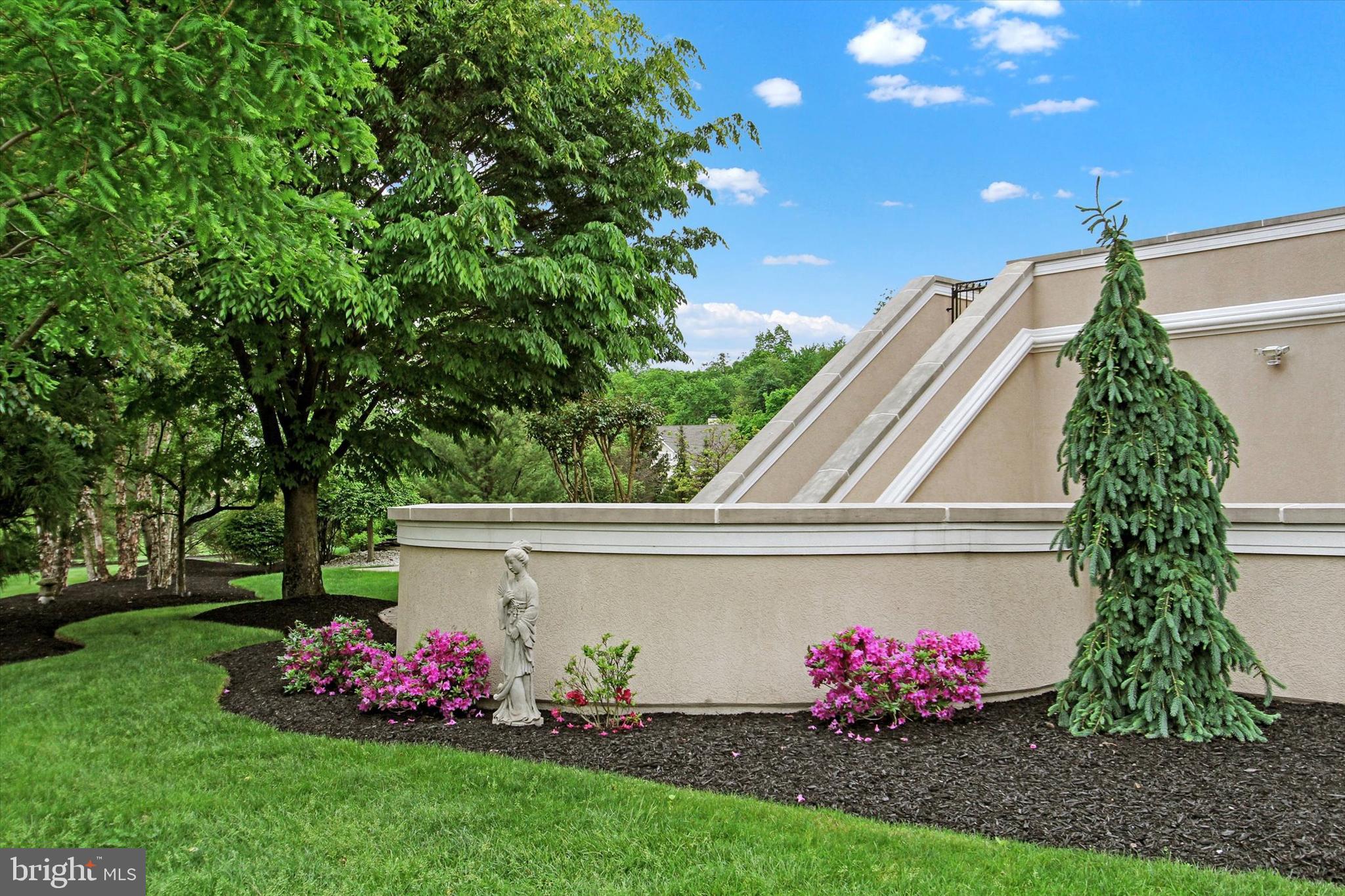 THORNHILL - Residential