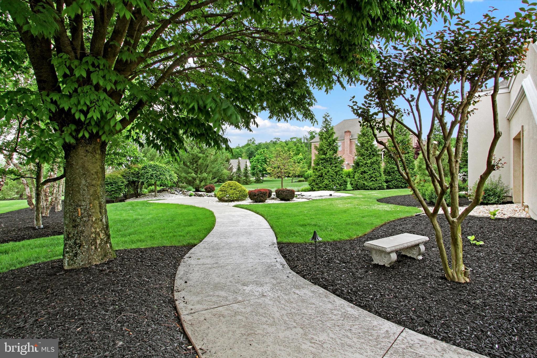 THORNHILL - Residential