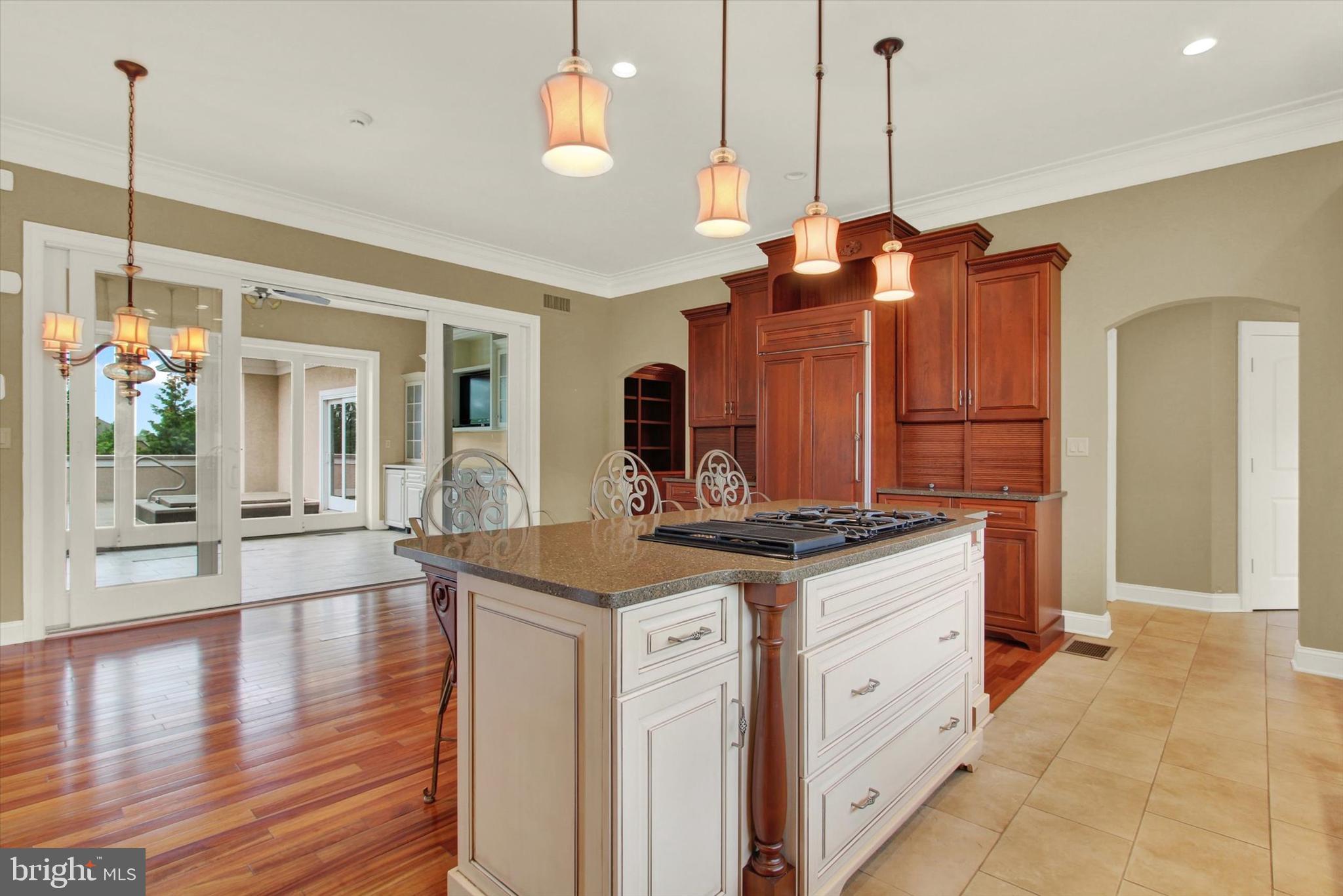 THORNHILL - Residential