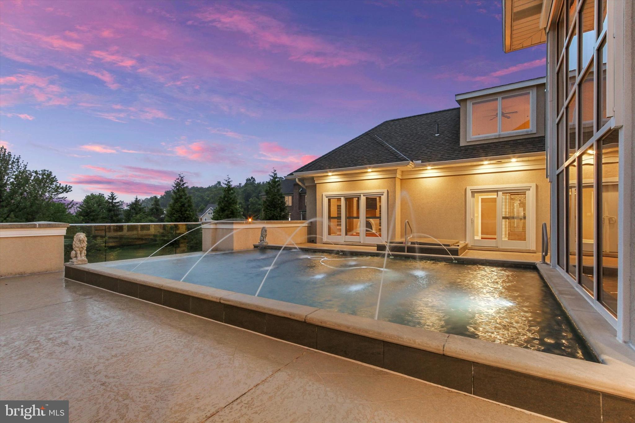 THORNHILL - Residential