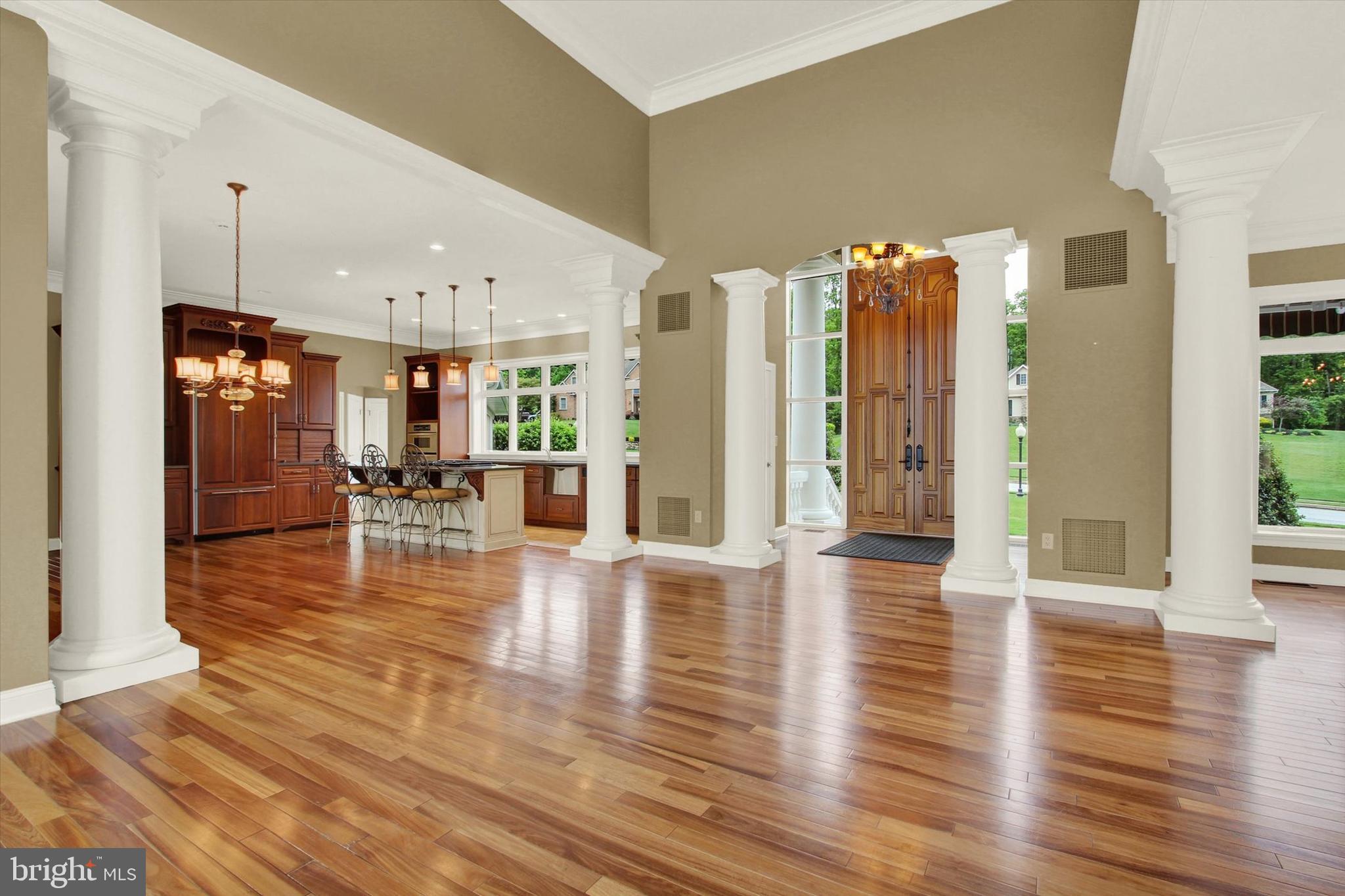 THORNHILL - Residential