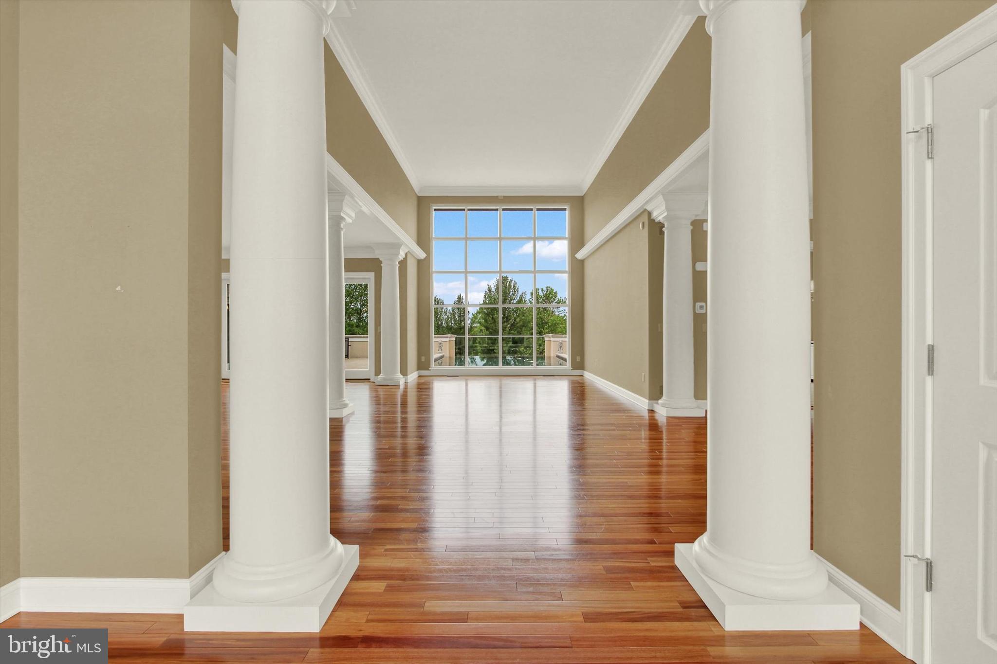 THORNHILL - Residential