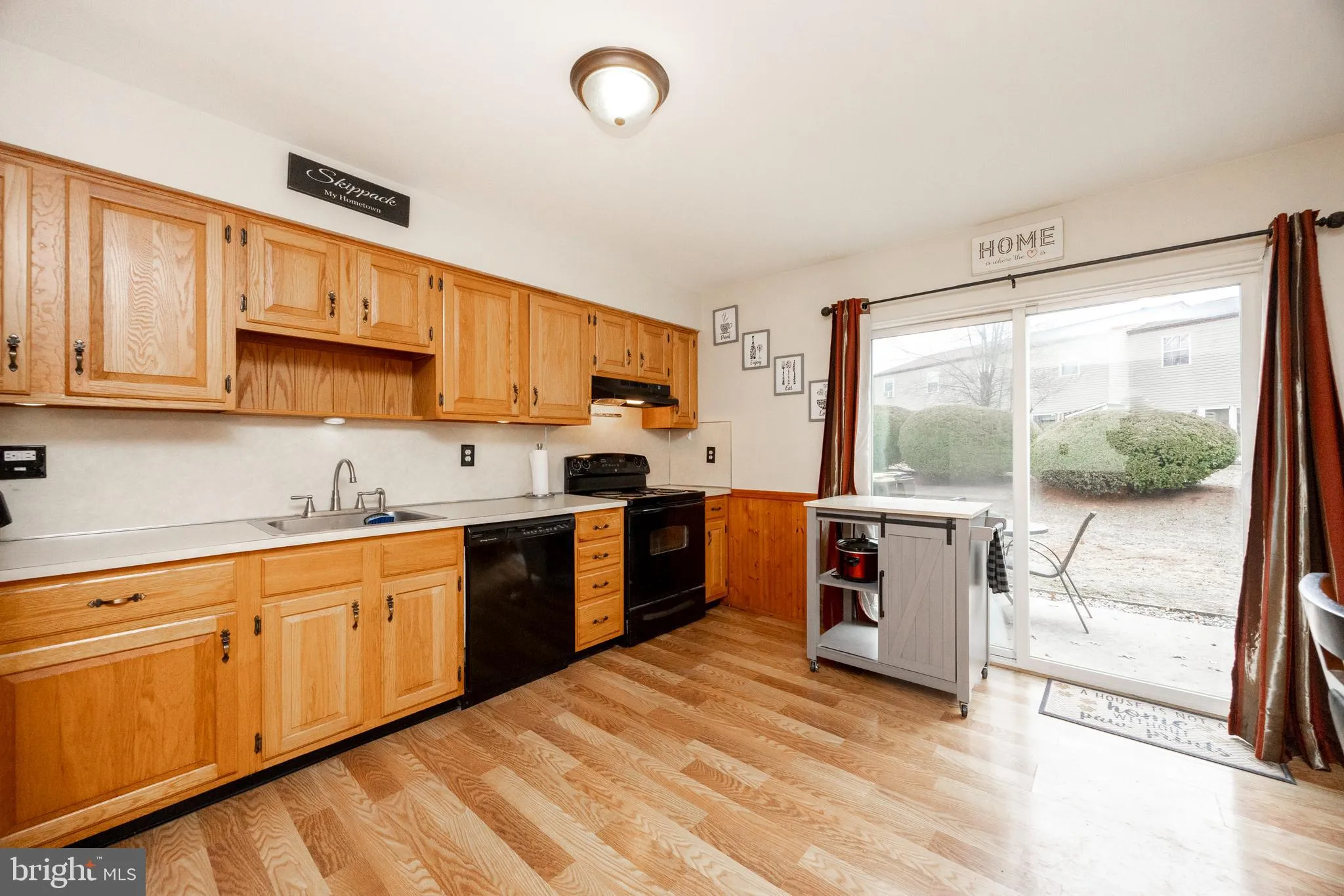 Schwenksville, Pennsylvania 19473, United States, 3 Bedrooms Bedrooms, ,2 BathroomsBathrooms,Residential,Pending,9265