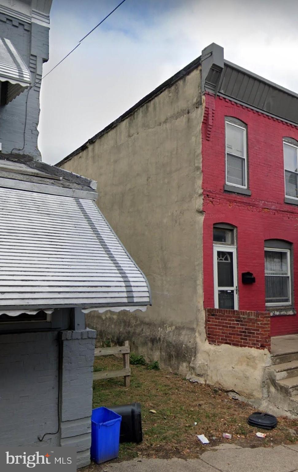 Vacant Lot, This is a cash as is sale 10% deposit and proof of funds required, buyer responsible for U & O. Seller requests buyer use seller's title company for title insurance and settlement services. All offers will be presented. Drive by to show
