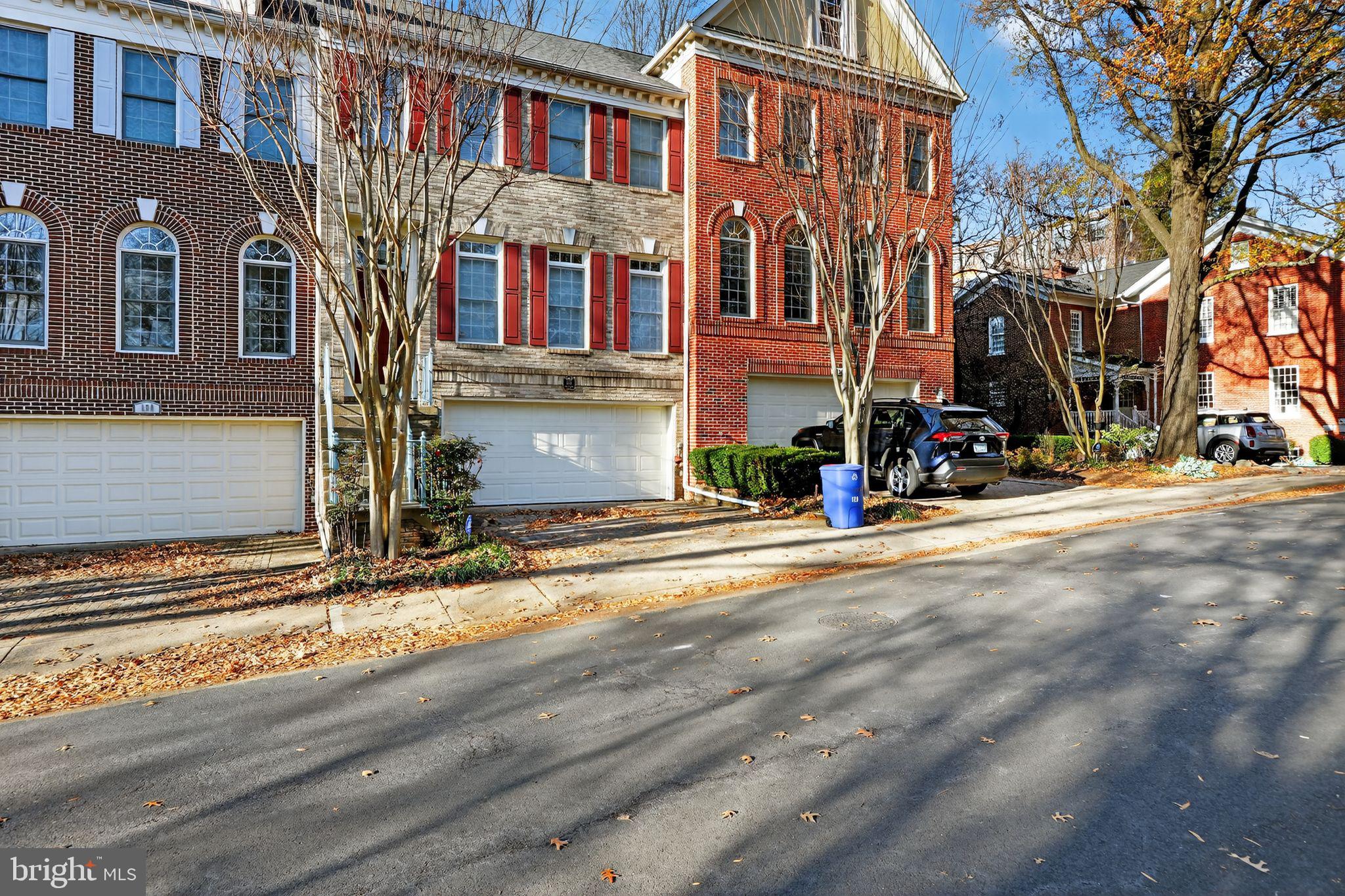 REES ESTATE - Residential