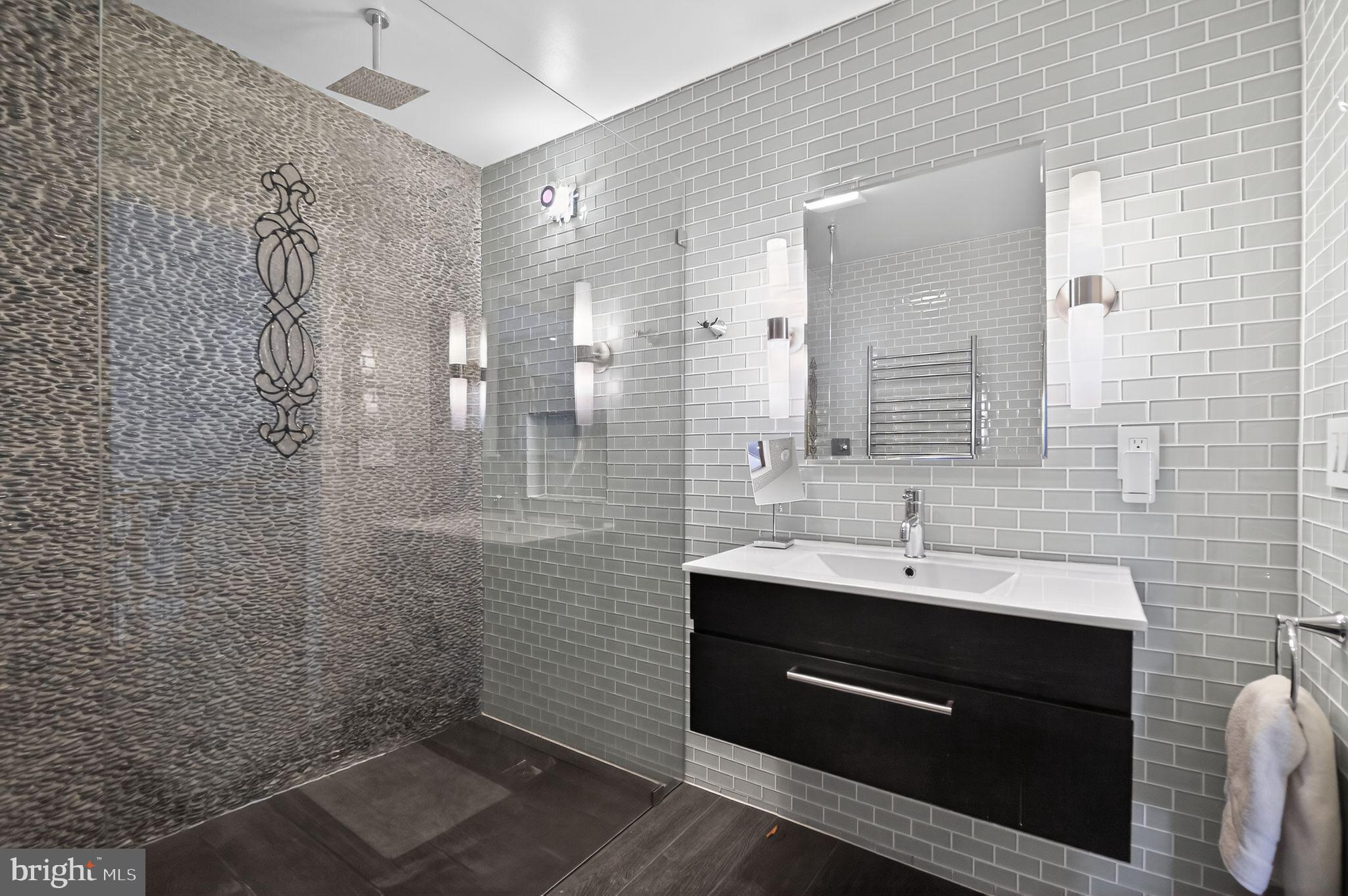 REES ESTATE - Residential