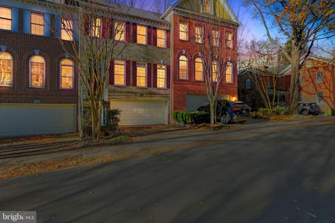 128 REES PLACE FALLS CHURCH VA 22046