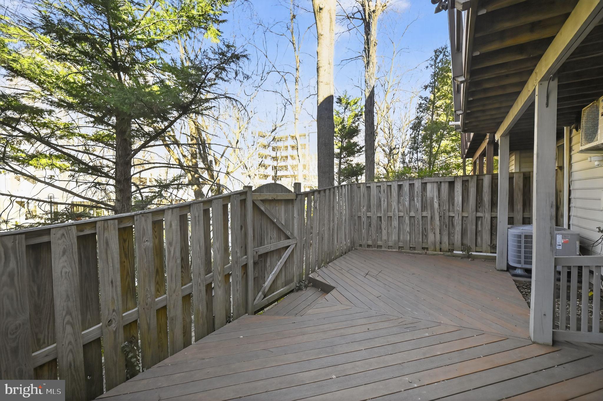 REES ESTATE - Residential