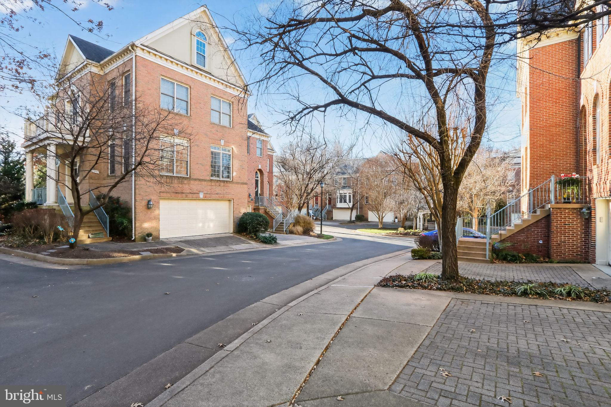 REES ESTATE - Residential