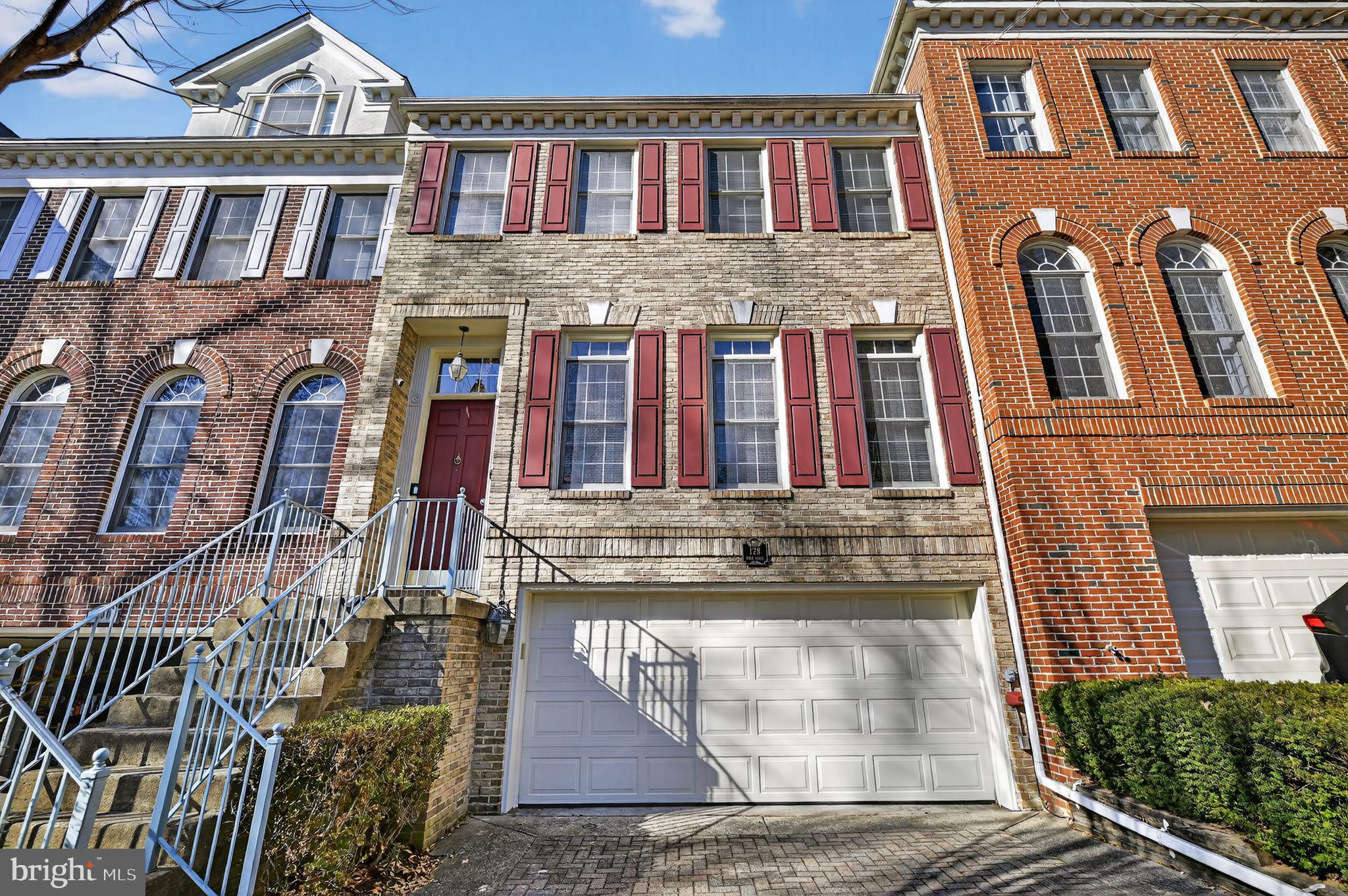 REES ESTATE - Residential