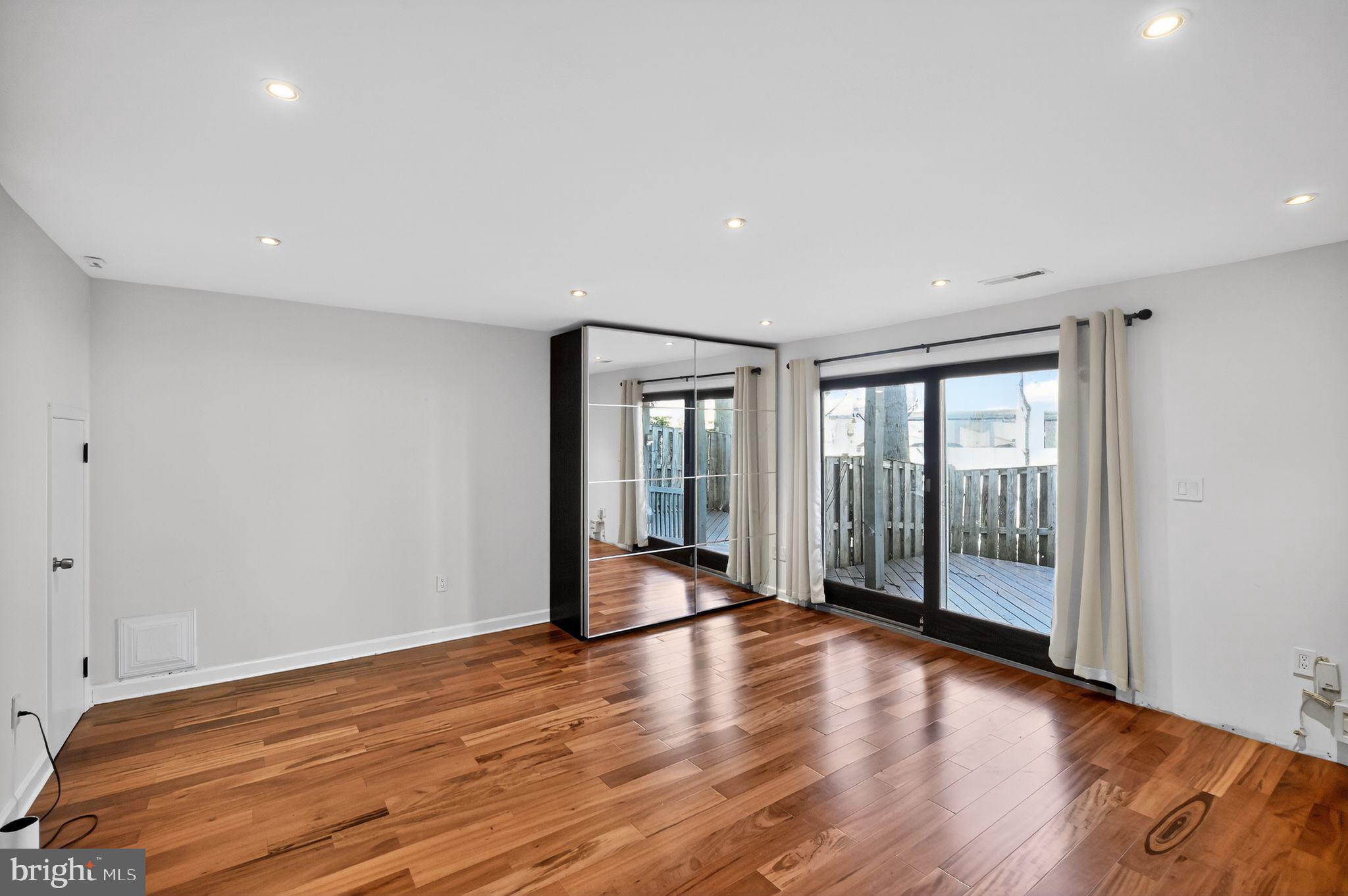 REES ESTATE - Residential