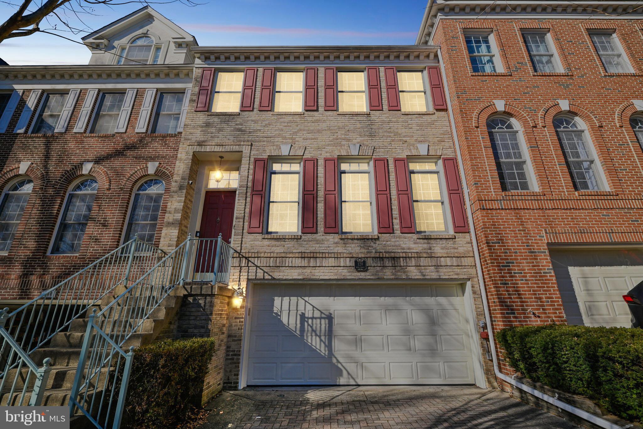 REES ESTATE - Residential