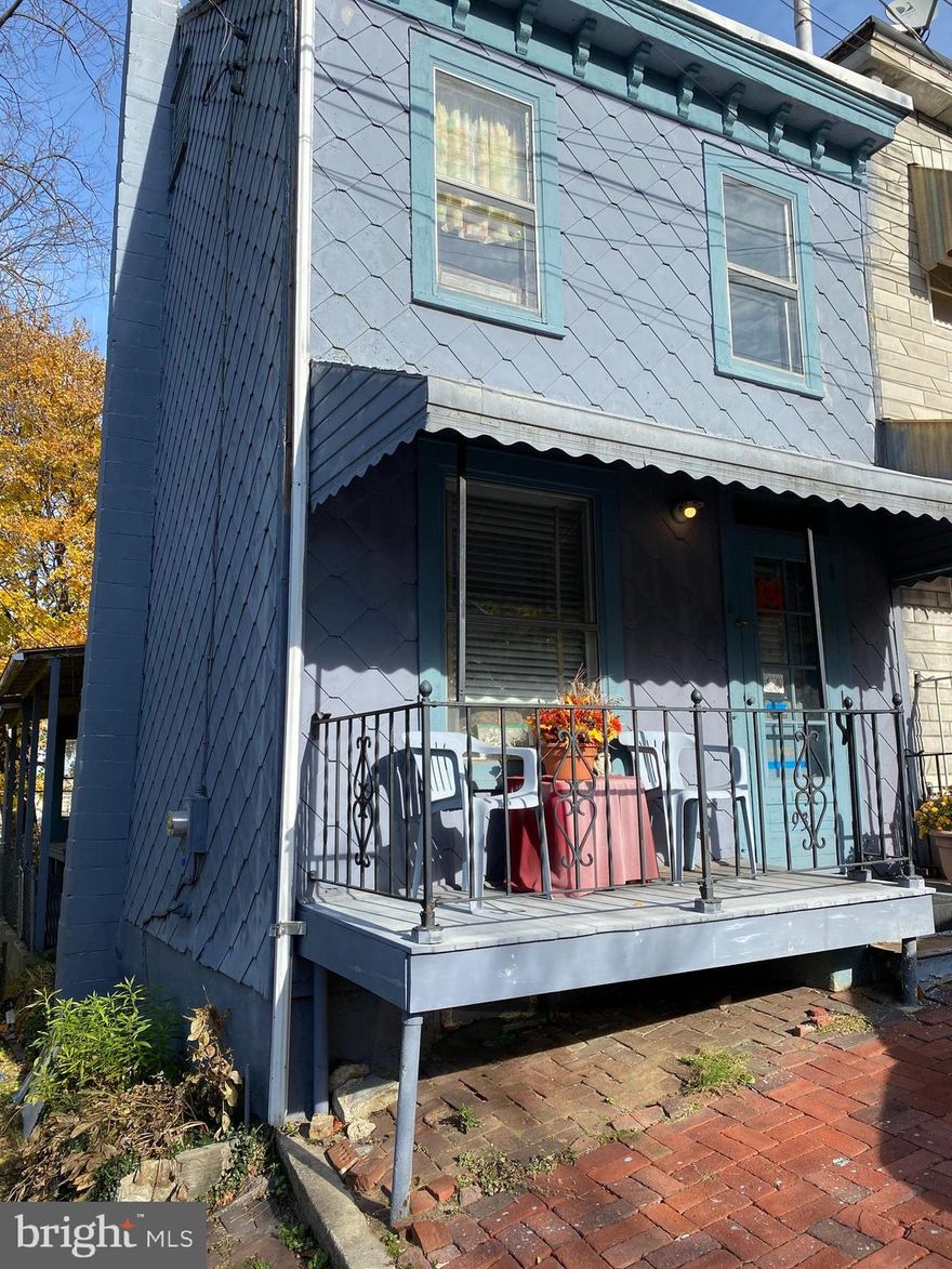 This home is situated on a quiet street.  Home features 2 full bathrooms, large kitchen and a fenced in side/rear yard. There are no homes on opposing side of street so parking is a breeze.  This property is ready for a new owner to bring their tools and make this their own.