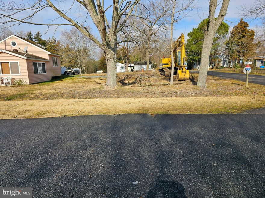 Flat oversized corner lot located in Glen 9 of Indian Acres Campground. Restricted to 150 days a year no more than 100 consecutive days. Lot is cleared and ready for your camper to find it's new home. Gated community has a lot to offer as a great getaway to nature. Bring your golf cart to get around. Bath houses open all year (unless being renovated). Seasonal pool and a boat ramp that is open all year as well as ponds and lake for fishing. Community activities planned as well.